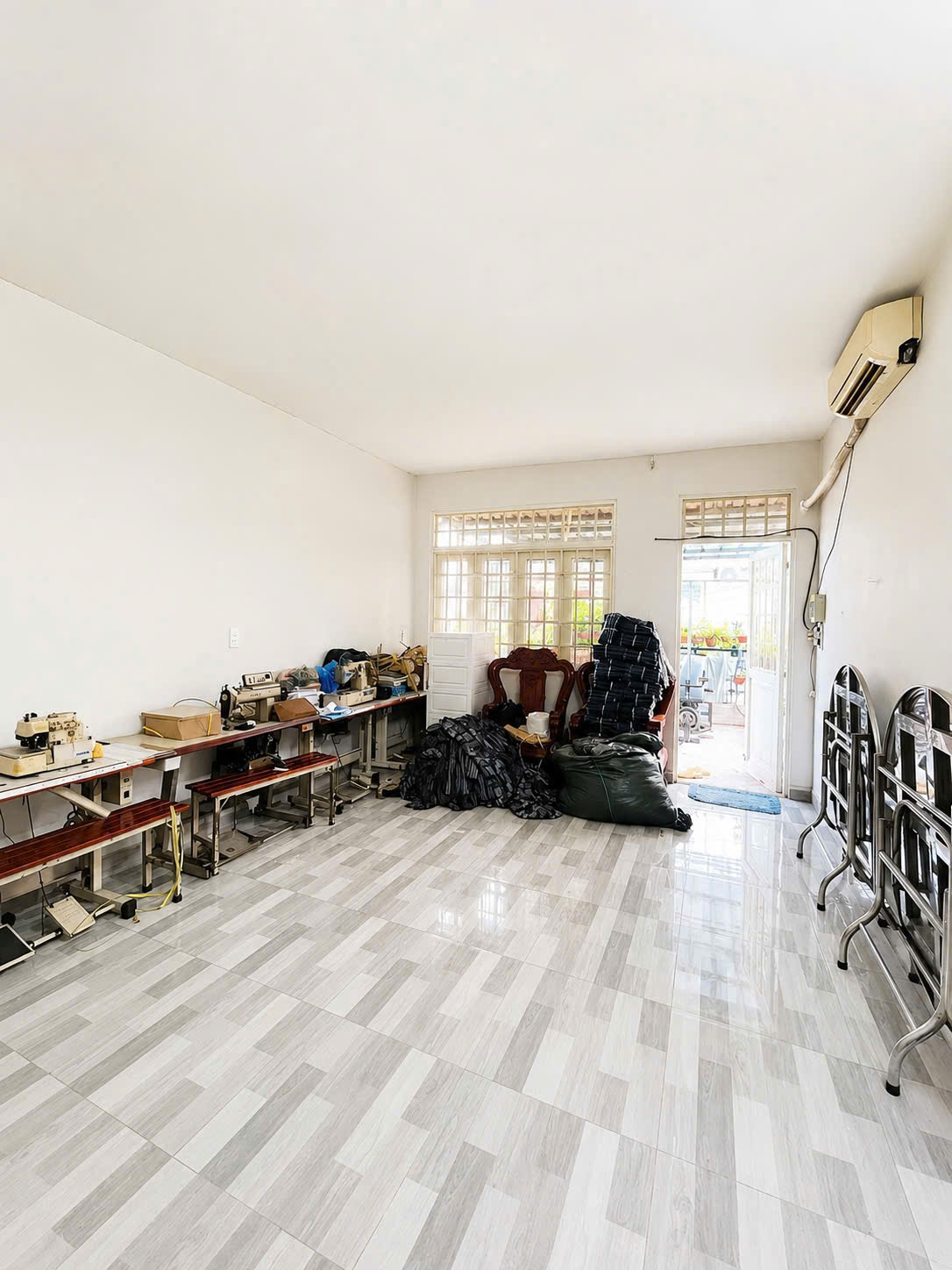 Chính chủ bán nhà mặt phố KD sát chợ 1 trệt 1 lầu, 92.4m2, 3pn, đường Đặng Minh Trứ, P.10, Tân Bình, HCM-4