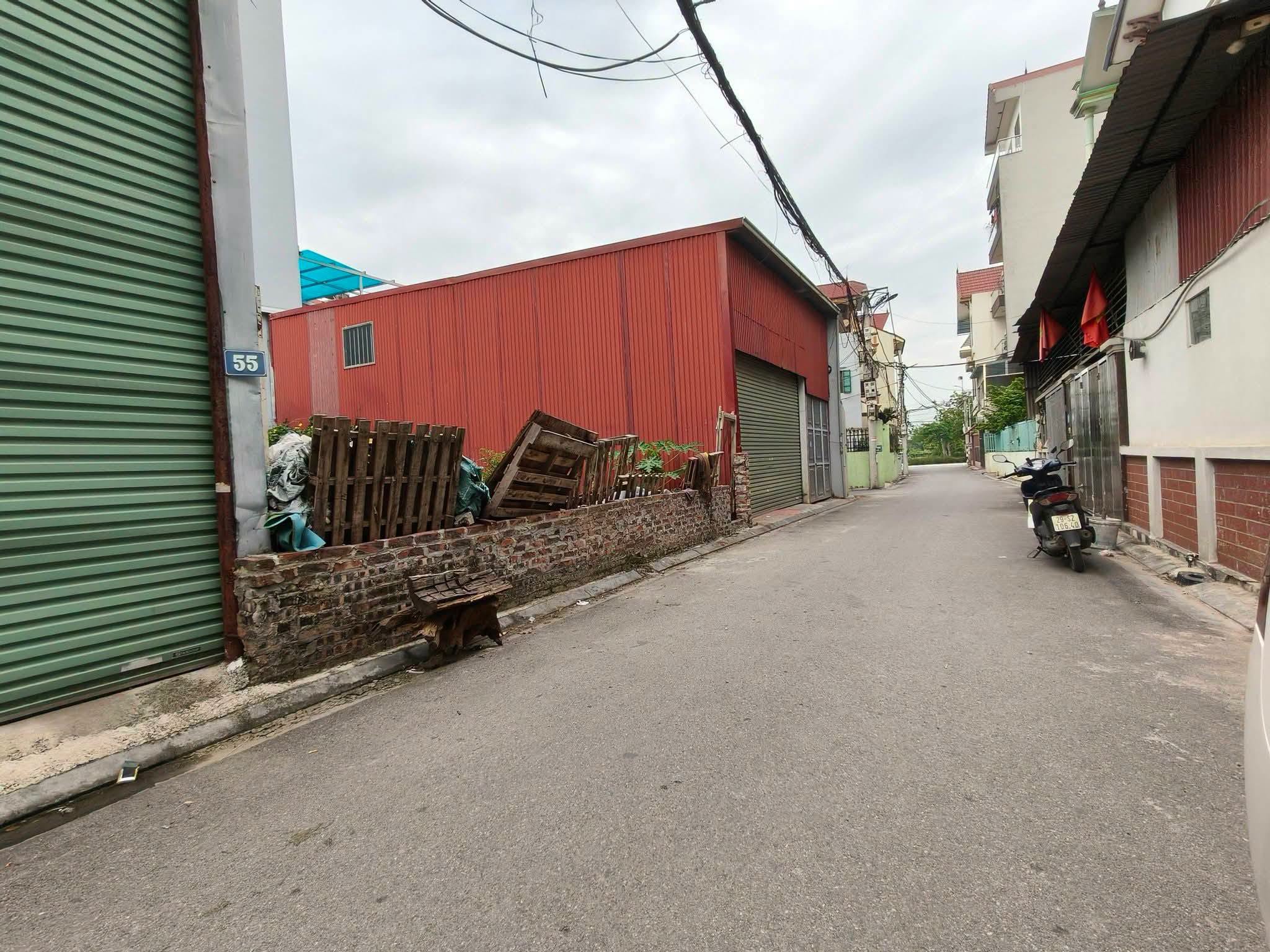 Ngay bìa làng, 106m2, mt8m, 13.x tỷ, Vĩnh Ngọc, Đông Anh, 2 ô tô.
+ Vị trí miễn bàn, đẹp ko tỳ vết.