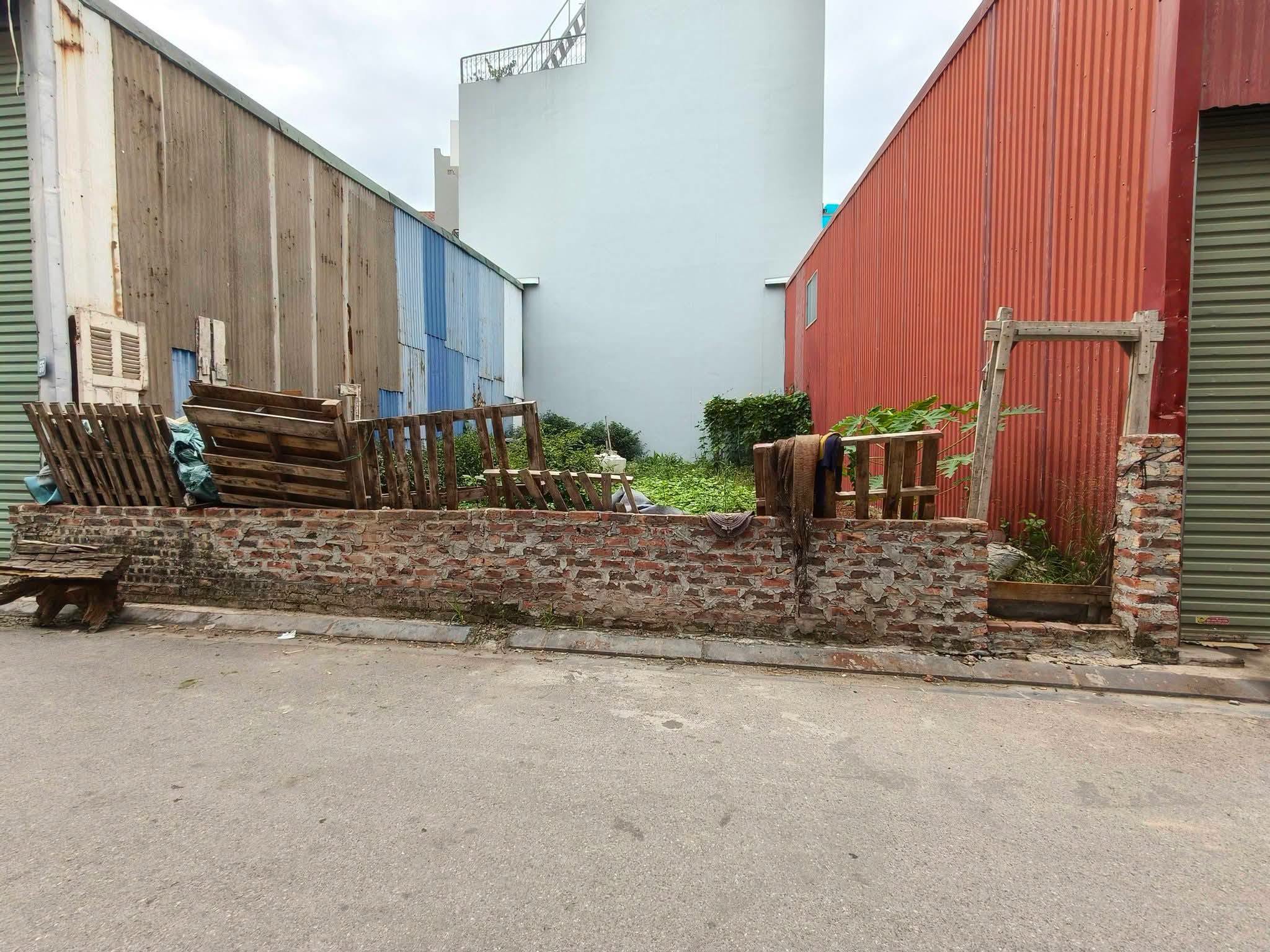 Ngay bìa làng, 106m2, mt8m, 13.x tỷ, Vĩnh Ngọc, Đông Anh, 2 ô tô.
+ Vị trí miễn bàn, đẹp ko tỳ vết.-3