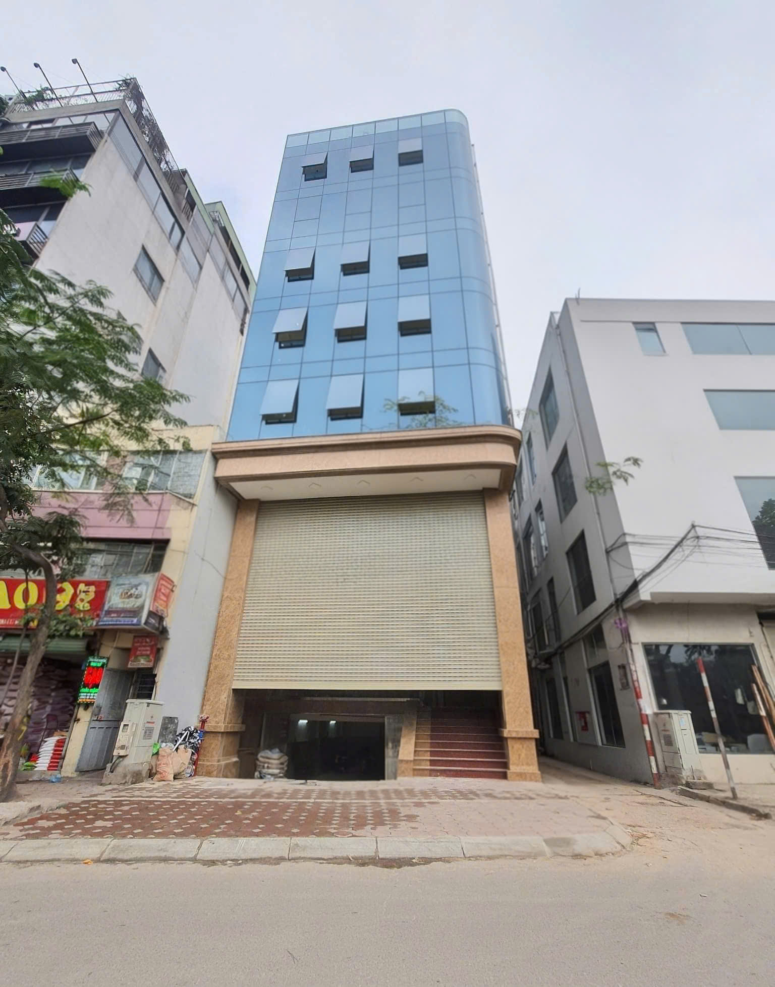 Cho thuê nhà, 140m2- 6T, Nguyễn Trường Tộ, Hàng Than, Trấn Vũ -71 tr