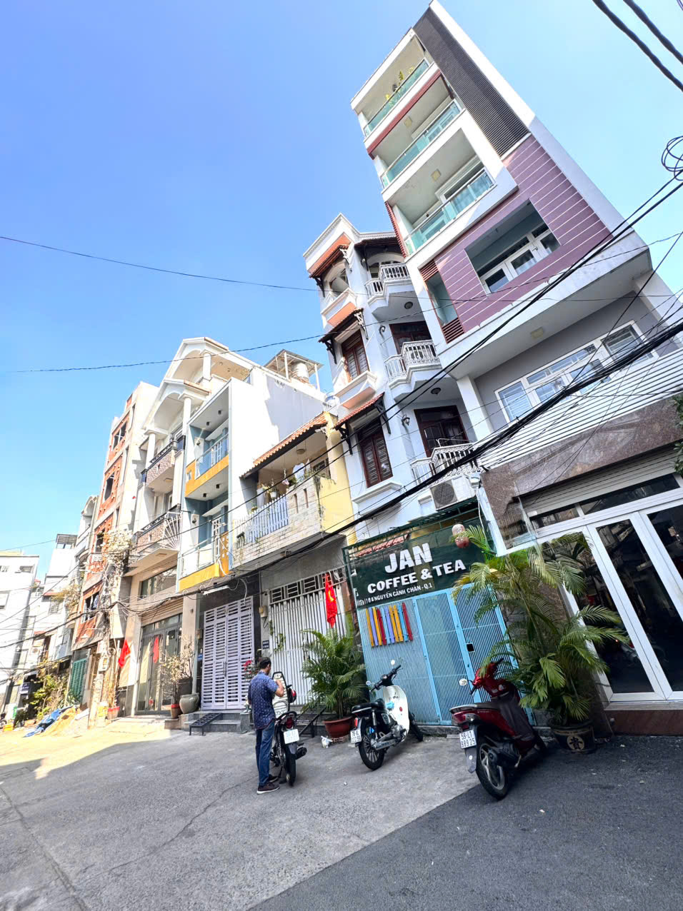 BÁN NHÀ 5 TẦNG HXH 8M Đ.NGYỄN TRÃI & NGUYỄN CẢNH CHÂN, QUẬN 1- KHU VIP NGAY BỘ CÔNG AN- XUNG QUANH HÀNG XÓM ĐỀU LÀ CÁN BỘ NHÀ NƯỚC- 0938676685 GIANG GIANG GẶP CHỦ