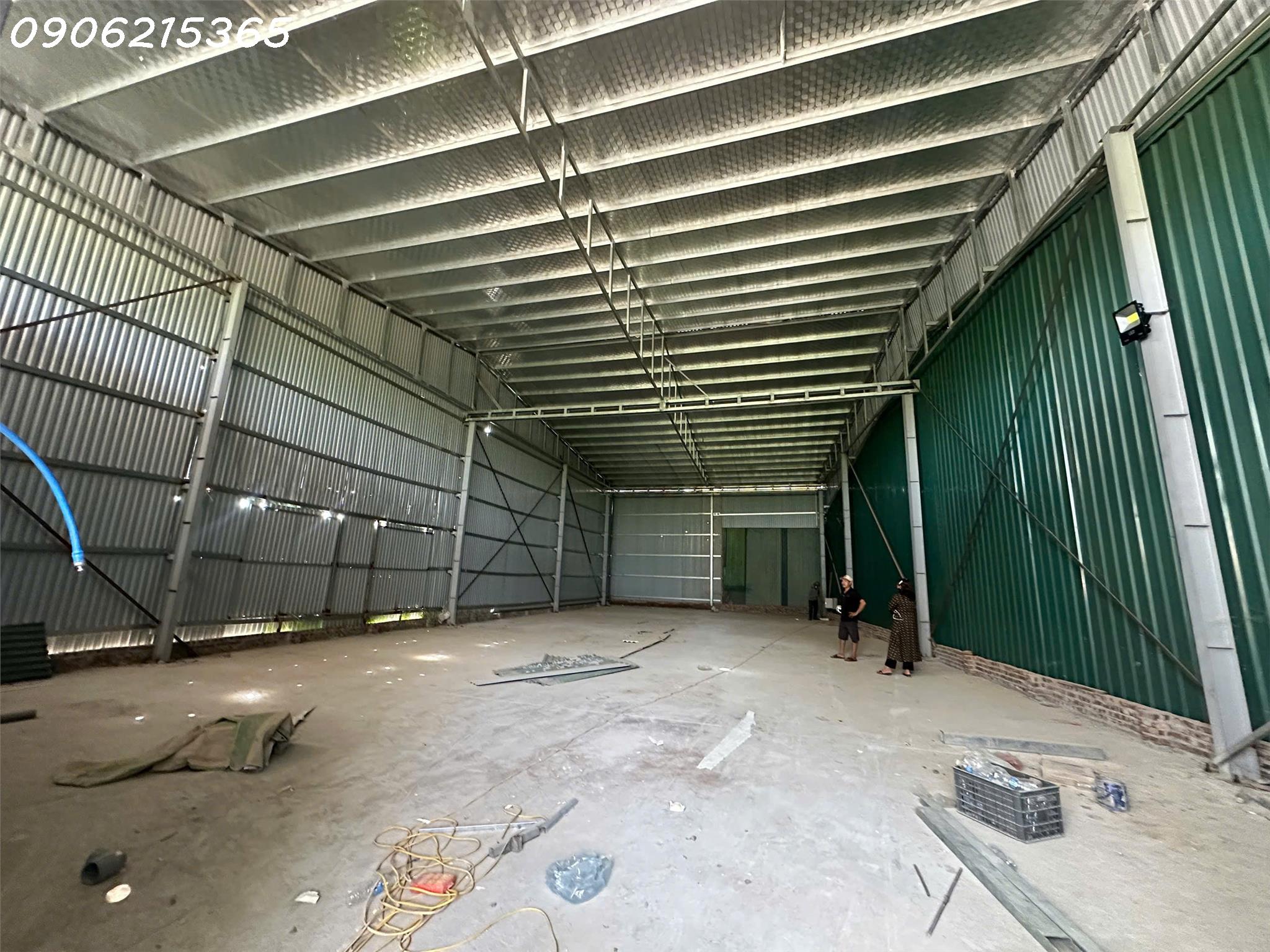 🔥 Cho thuê xưởng 350m² Trường Yên – Phú Nghĩa  Điện 3 pha 100A  Xe tải 7 tấn  Làn 2 Quốc lộ 6, 15tr/tháng, lh 0906215365
