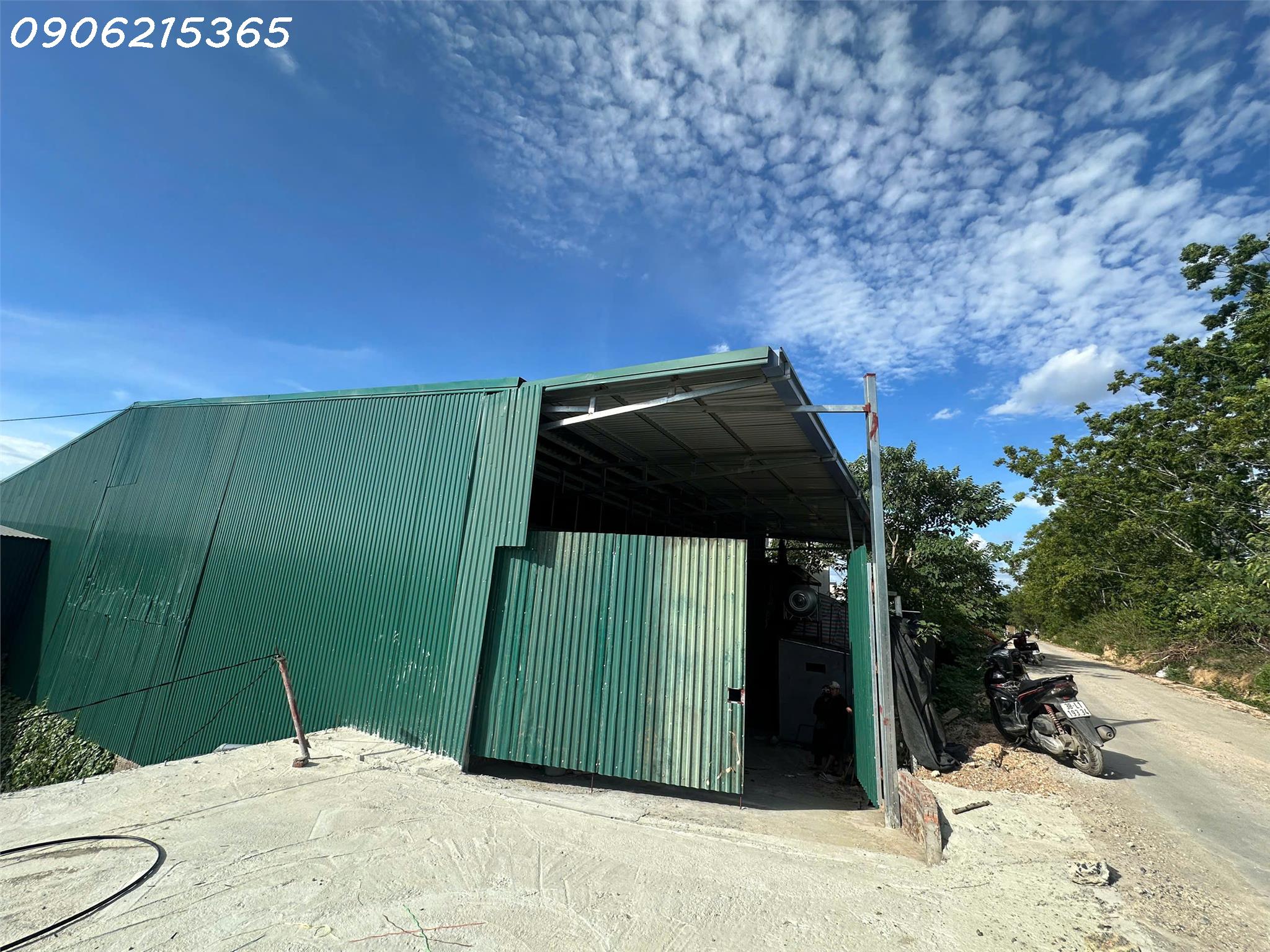 🔥 Cho thuê xưởng 350m² Trường Yên – Phú Nghĩa  Điện 3 pha 100A  Xe tải 7 tấn  Làn 2 Quốc lộ 6, 15tr/tháng, lh 0906215365-3