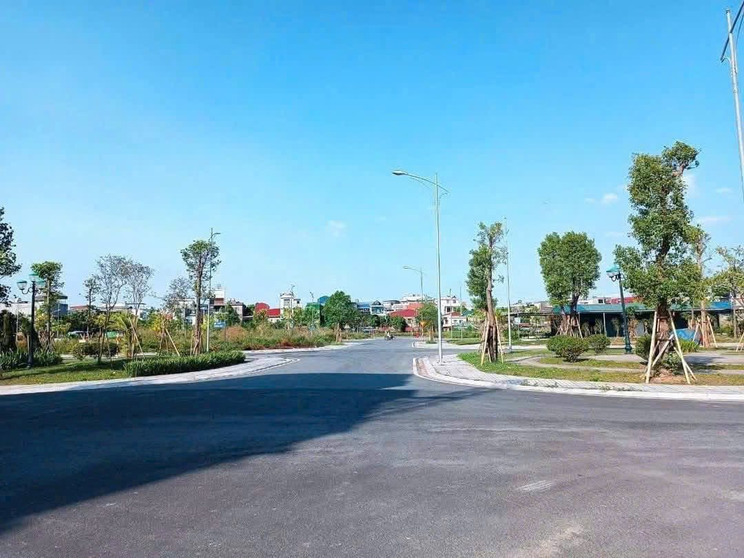 Bán đất giá cực tốt mặt phố 72m2, mặt tiền 4.5m, KDC Ngọc Châu Đồng Triều, ph Ngọc Châu, TP HD-1