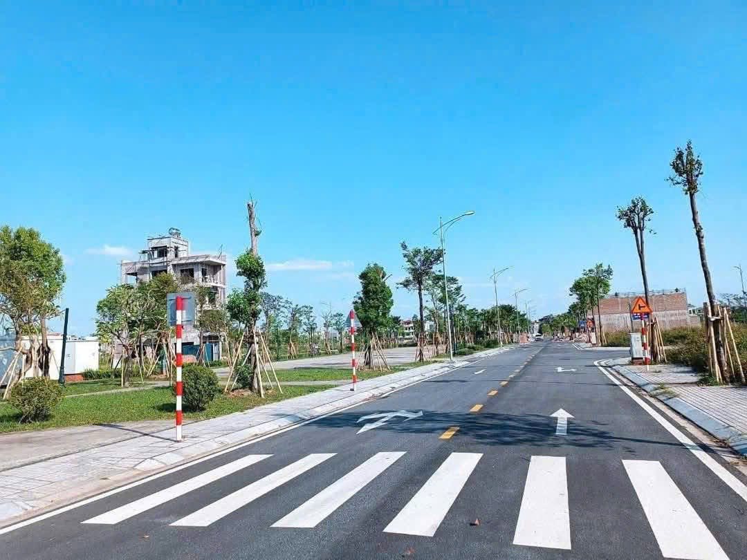 Bán đất giá cực tốt mặt phố 72m2, mặt tiền 4.5m, KDC Ngọc Châu Đồng Triều, ph Ngọc Châu, TP HD