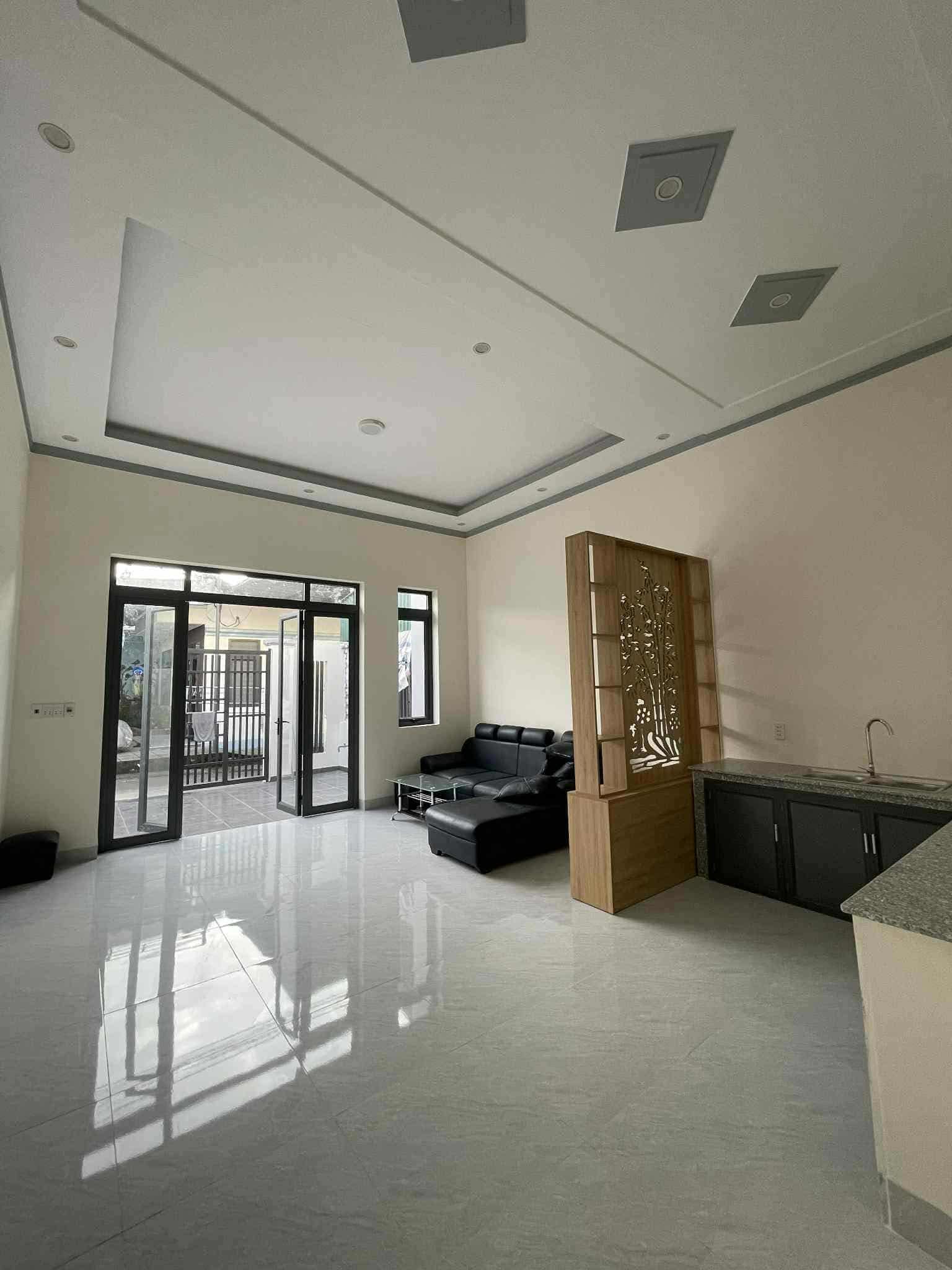 bán căn nhà cấp 4 mới xây gần chợ Thạnh Phú sổ hồng riêng, full thổ cư chỉ cần trả trước 500 triệu