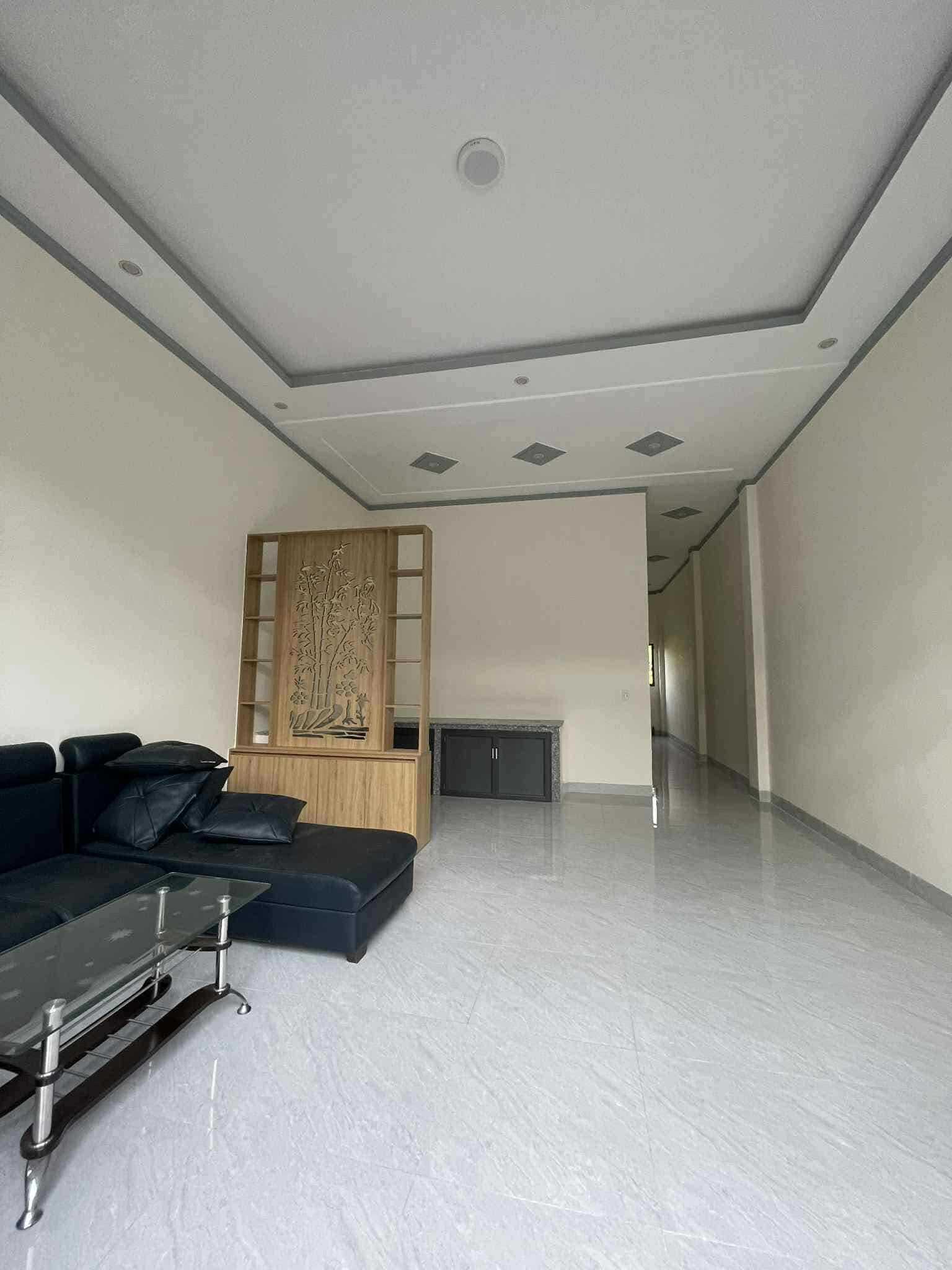 bán căn nhà cấp 4 mới xây gần chợ Thạnh Phú sổ hồng riêng, full thổ cư chỉ cần trả trước 500 triệu