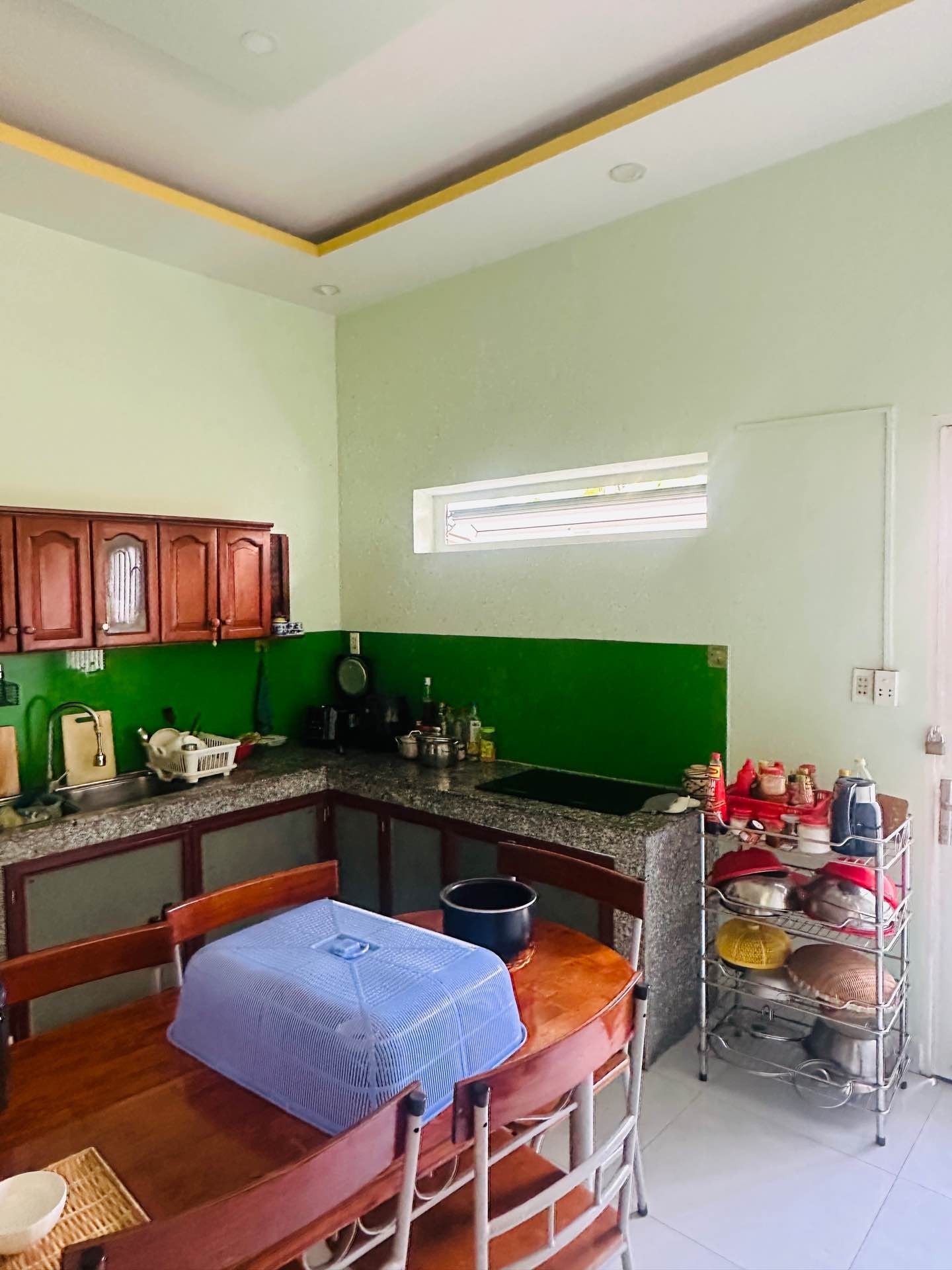 BIỆT THỰ SÂN VƯỜN 300M2, NGANG 15M - ĐẦY ĐỦ CÔNG NĂNG - NHÀ ĐÚC BTCT 4PN.