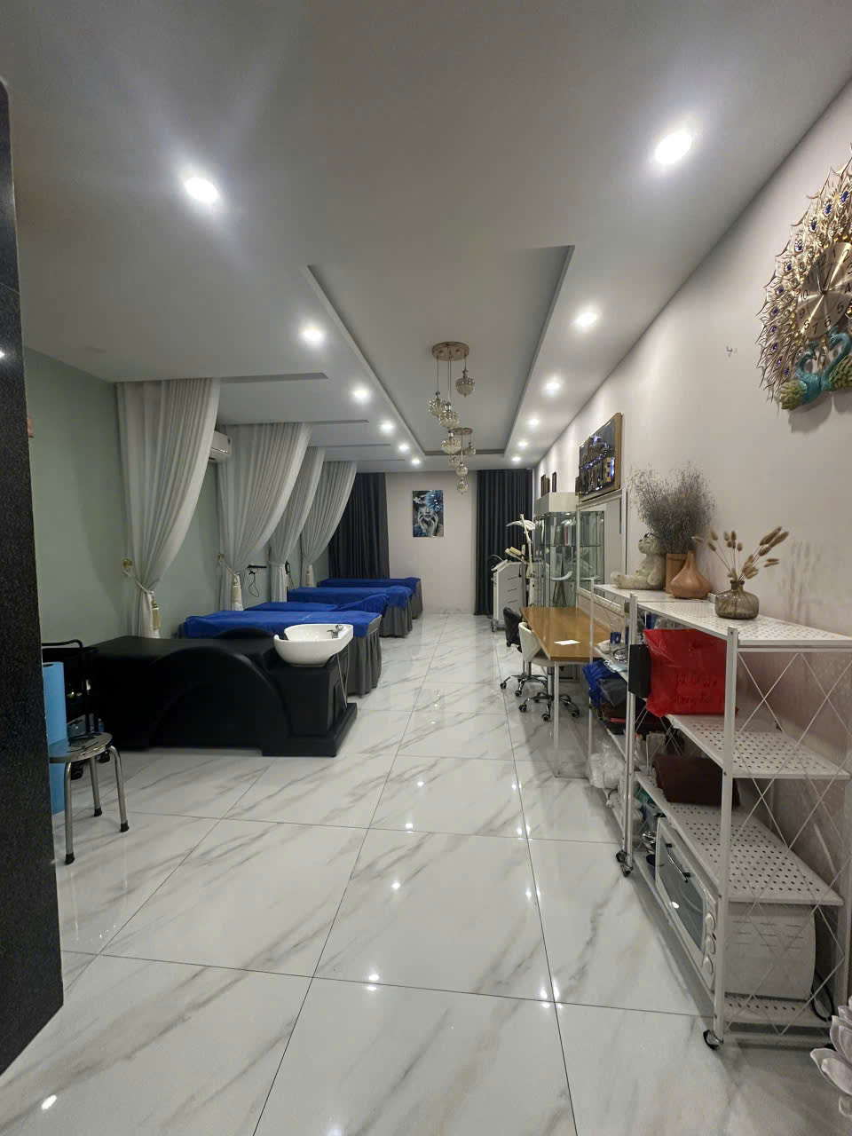 CHÍNH CHỦ CHO THUÊ NHÀ NGUYÊN CĂN FULL NỘI THẤT KÈM MÁY MÓC SPA - TẠI DĨ AN - BÌNH DƯƠNG.