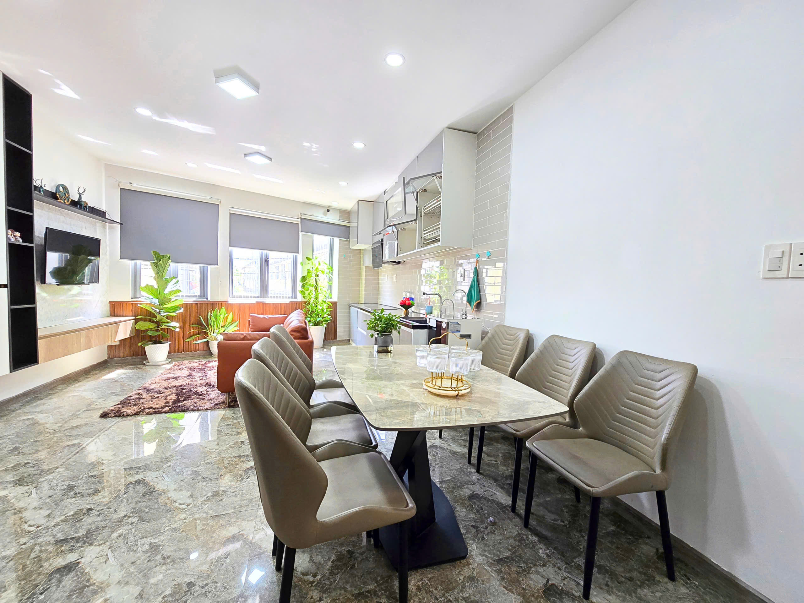 ♣ Kiệt Ô tô thẳng thông Lê Đình Lý, 55m2 ngang 8.5m, KD, 3.5 tầng, 7 phòng, 5.x tỷ
