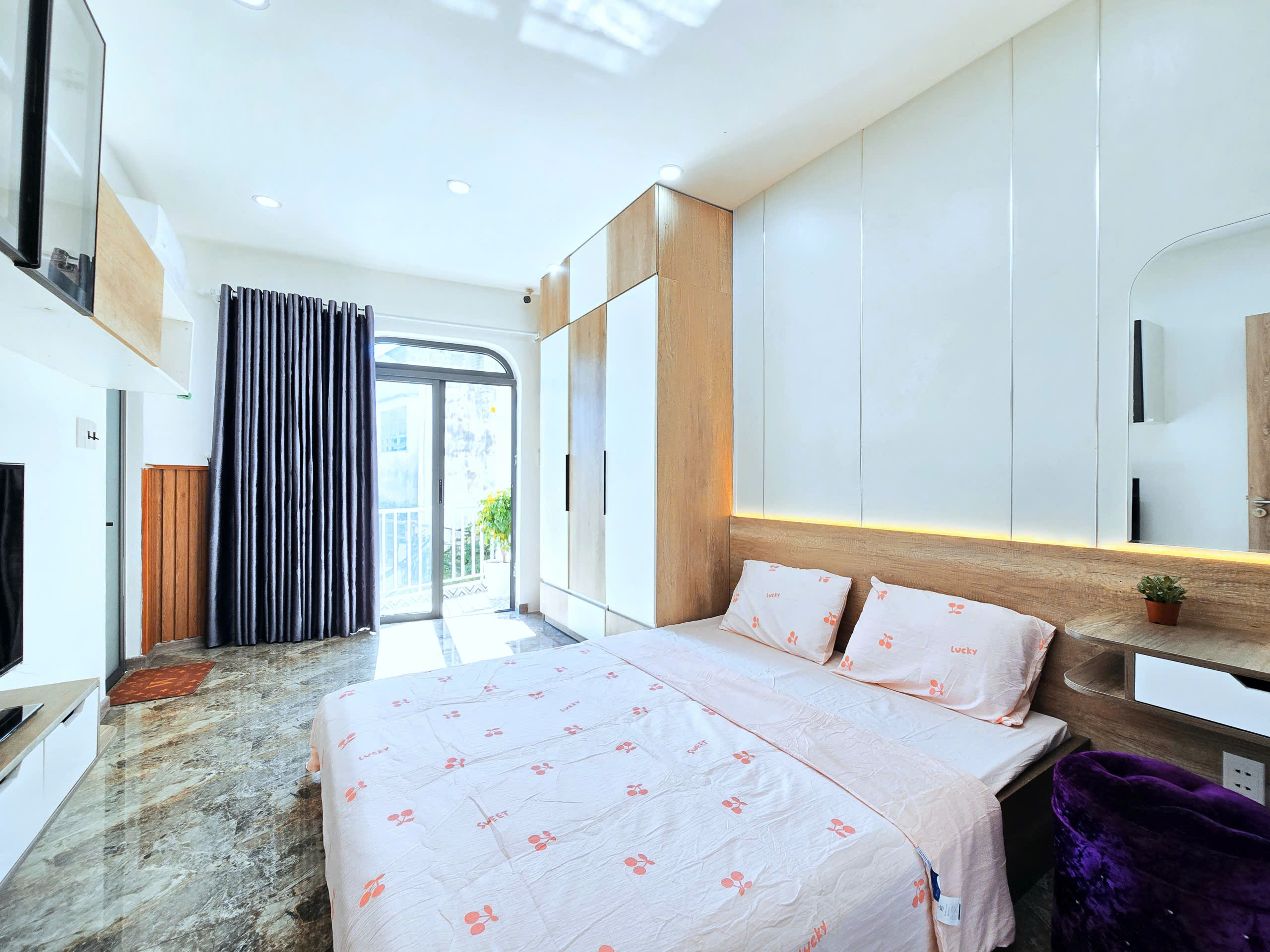 ♣ Kiệt Ô tô thẳng thông Lê Đình Lý, 55m2 ngang 8.5m, KD, 3.5 tầng, 7 phòng, 5.x tỷ