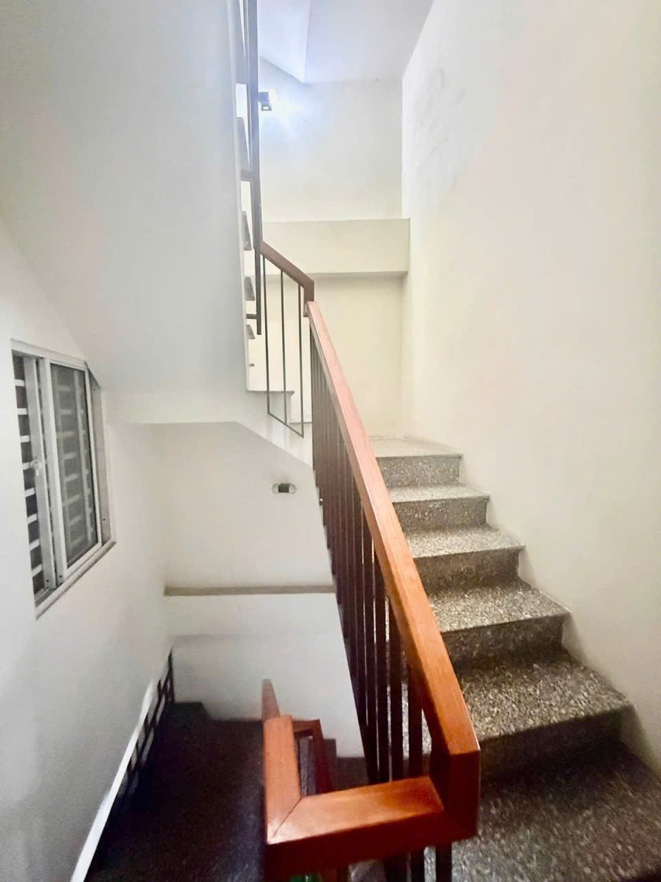 # 1 nhà ra Ô tô, gần Nguyễn Hoàng, 41m2, 4 tầng đúc, 4PN khép kín, sân thượng, 3.x tỷ
