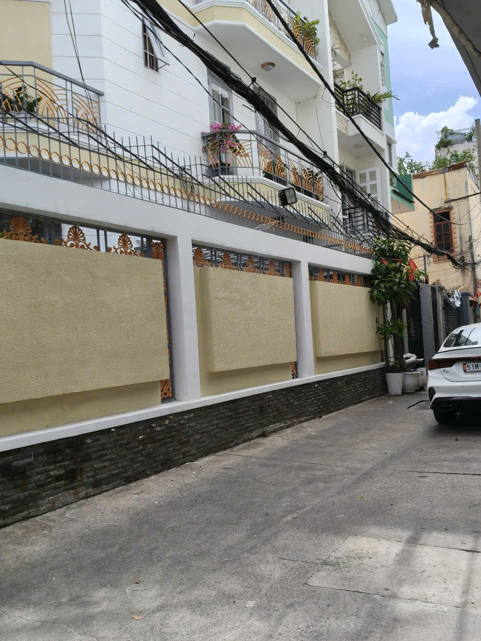 Nhà 65m² – Giá 12 Tỷ, Vị Trí Đắc Địa ở Quận 7