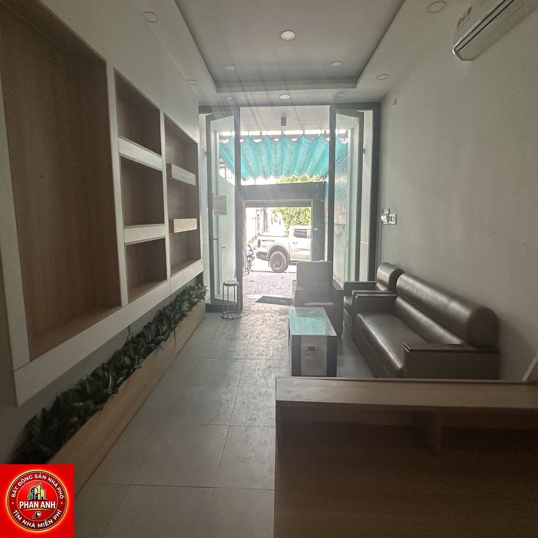 Mặt tiền đẹp Thủ Đức – Càng xem càng thấy đáng để cân nhắc. 4 tầng có sẵn 5 pn, chỉ 12 tỏi.