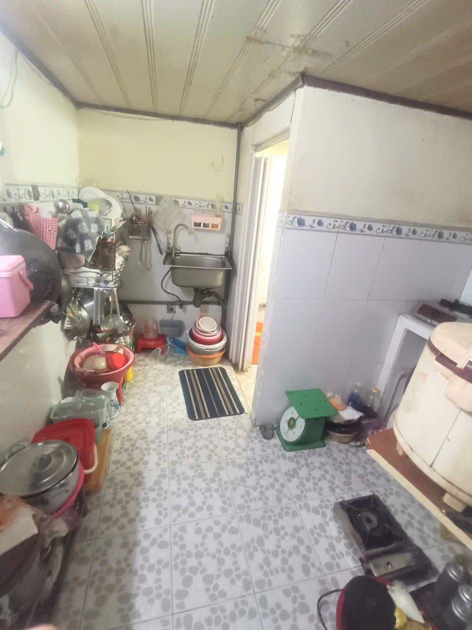 bán nhà sát  mặt  tiền q4 
Ngang 3.1  dài 7.3-3