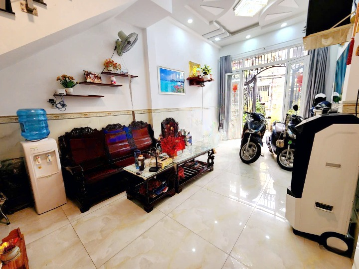 Nhà 2 lầu hẻm 141 Tám Danh  P.Chánh Hưng P4Q8
