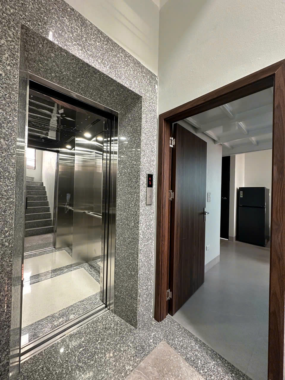 CHO THUÊ CĂN HỘ NỘI THẤT ĐẦY ĐỦ MỚI 100% - GIÁ TỐT TẠI NGUYỄN VĂN CỪ - BỒ ĐỀ HÀ NỘI-4