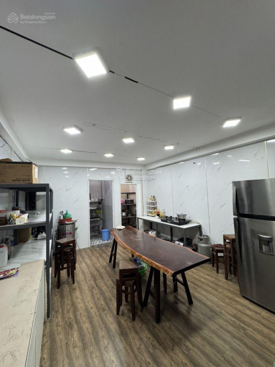 CHDV 9 tầng Âu Dương Lân, Q. 8 - hầm thang máy DTSD 855m2 - 30 phòng - dòng tiền 200 triệu/tháng