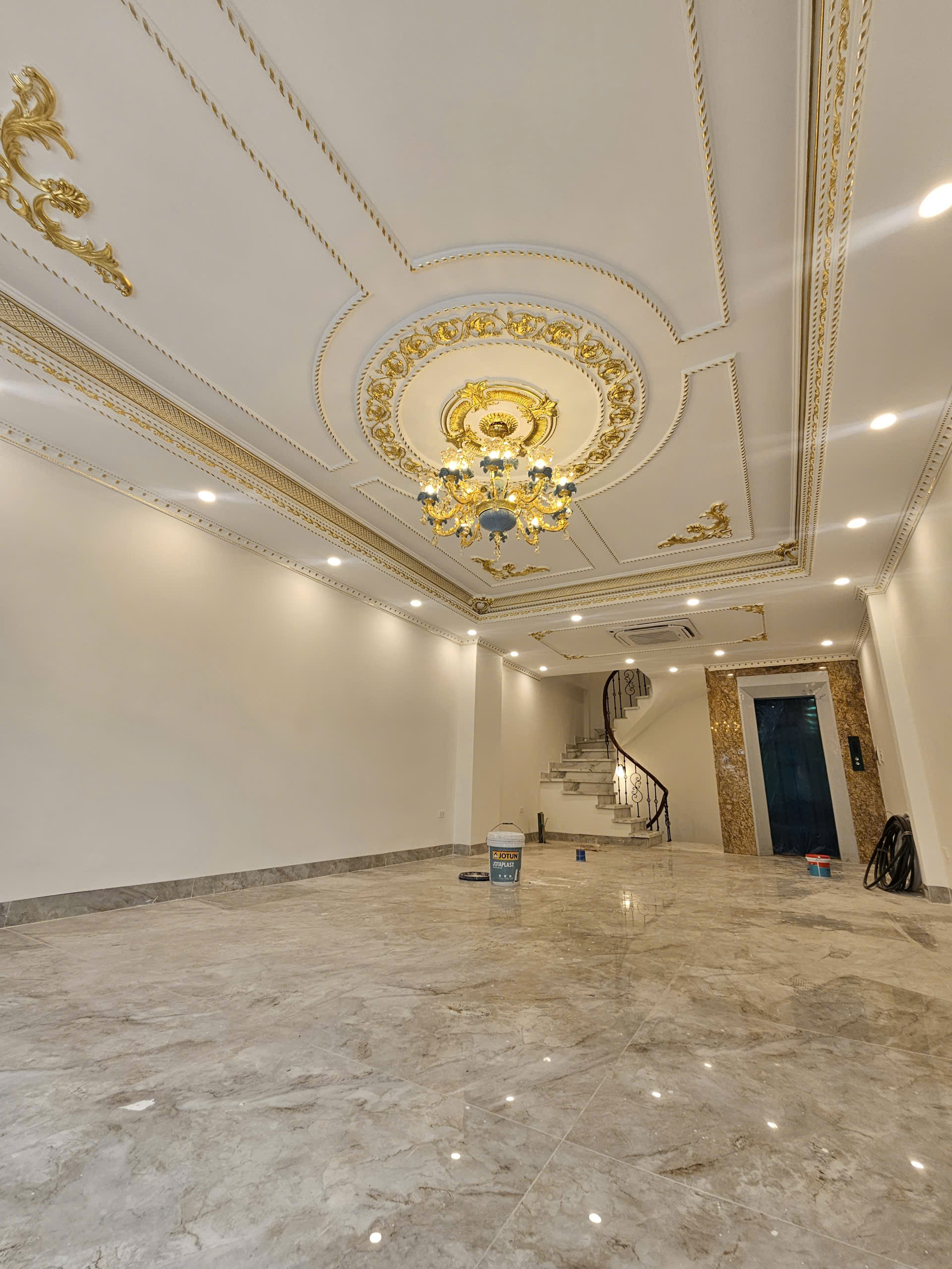 BÁN NHÀ THẠCH BÀN 60M2- 7 Tầng THANG MÁY- VỈA HÈ- MẶT CÔNG VIÊN HỒ- 23.x Tỷ