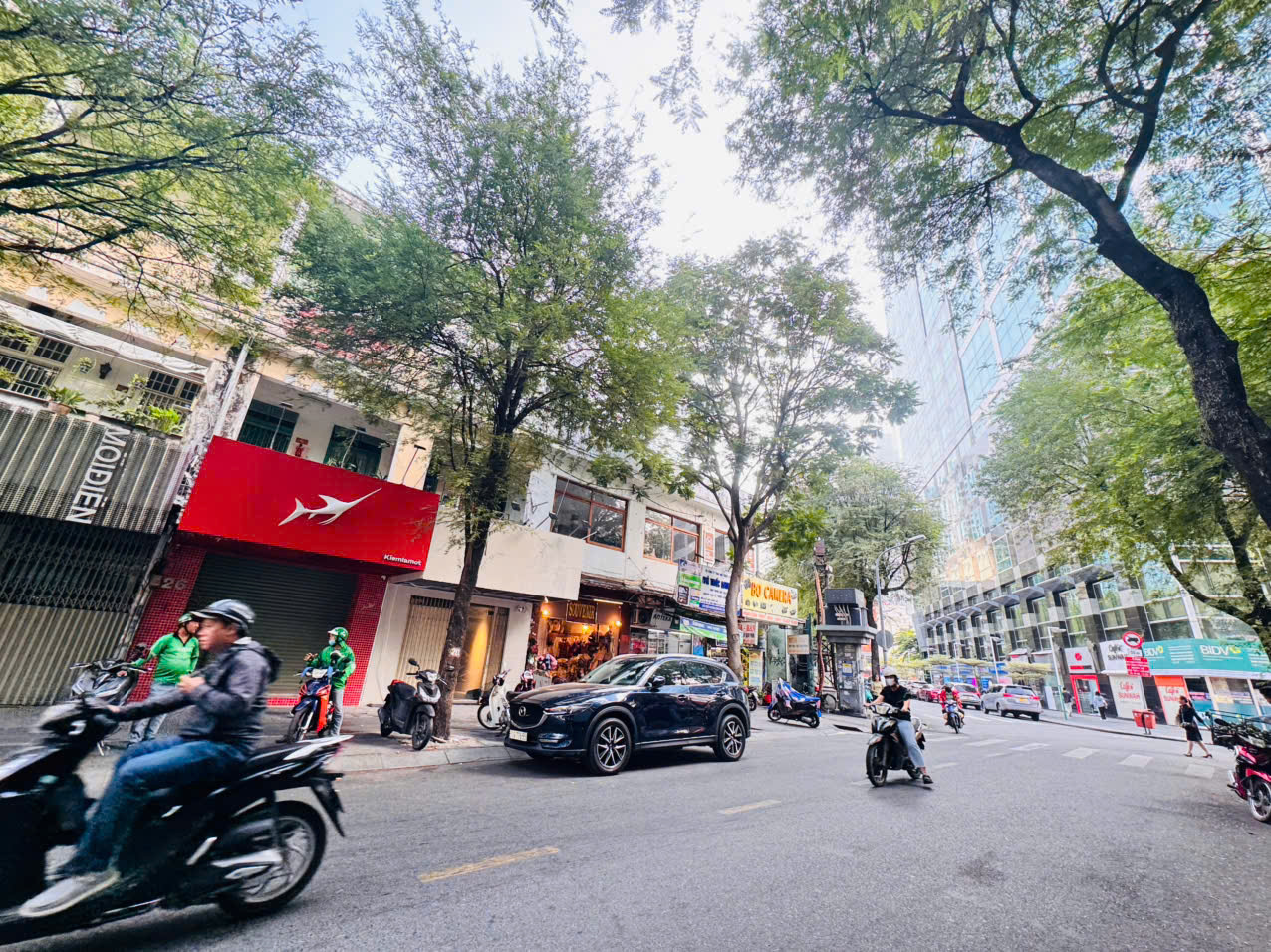BÁN SHOPHOUSE MẶT TIỀN TÔN THẤT THIỆP, QUẬN 1- DT 4,1M*15M- HDT 88TR/TH- 0938676685 GIANG GIANG GẶP CHÍNH CHỦ GIÁ TỐT- KHU VIP KHAN HIẾM