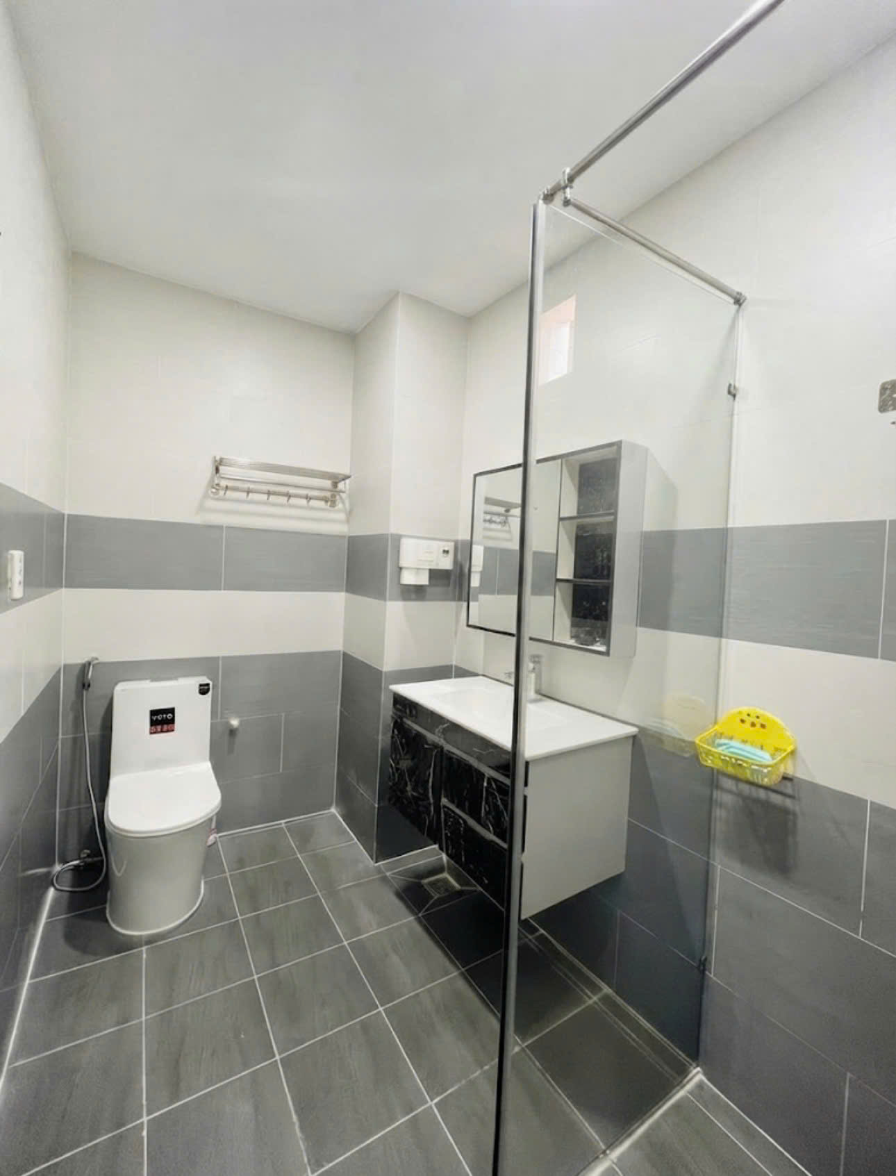 NHÀ NGAY TRƯỜNG CHINH BẢY HIỀN TÂN BÌNH - HXH THÔNG GA METRO - NGANG 5.6M NỞ HẬU-4