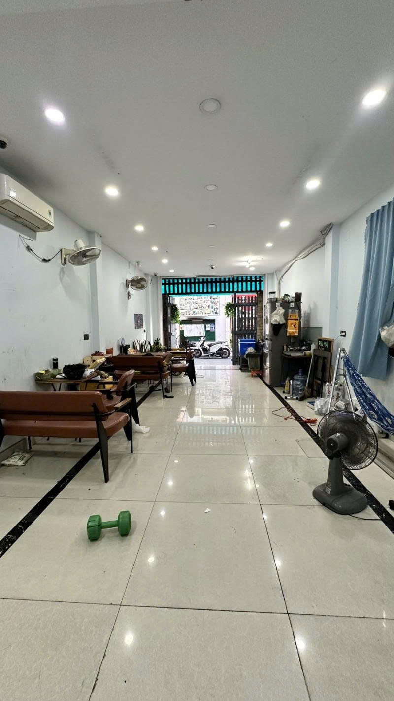 Bán nhà Mặt tiền Hẻm 8m Hoàng Văn Thụ - giao Út Tịch, 4,4x14m, 5 Tầng - 5PN, 14,5 tỷ.