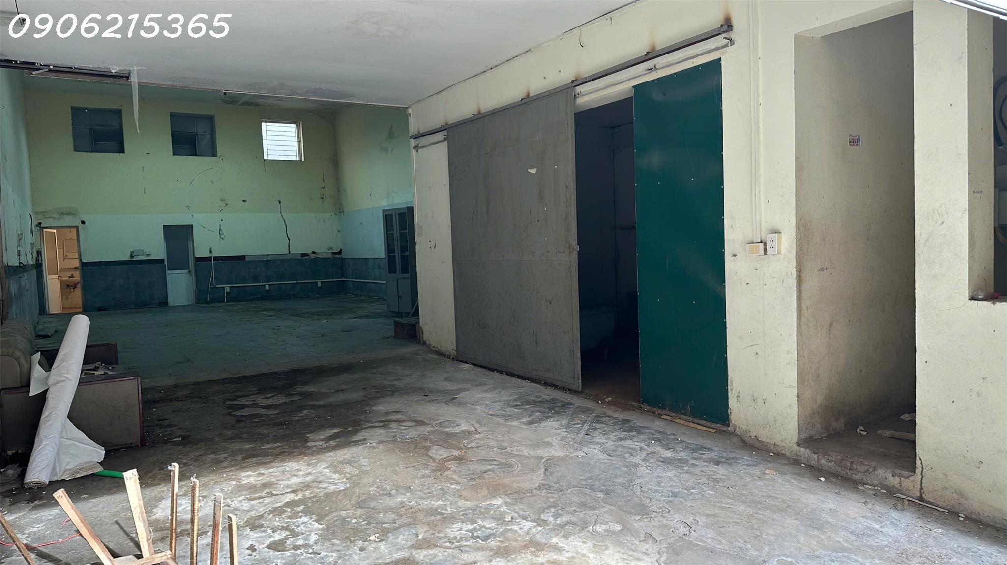 Cho thuê kho/mặt bằng Trần Bình – Cầu Giấy  150m² + lửng  Ô tô vào tận nơi  Chỉ 13,5 triệu/tháng, LH 0906215365