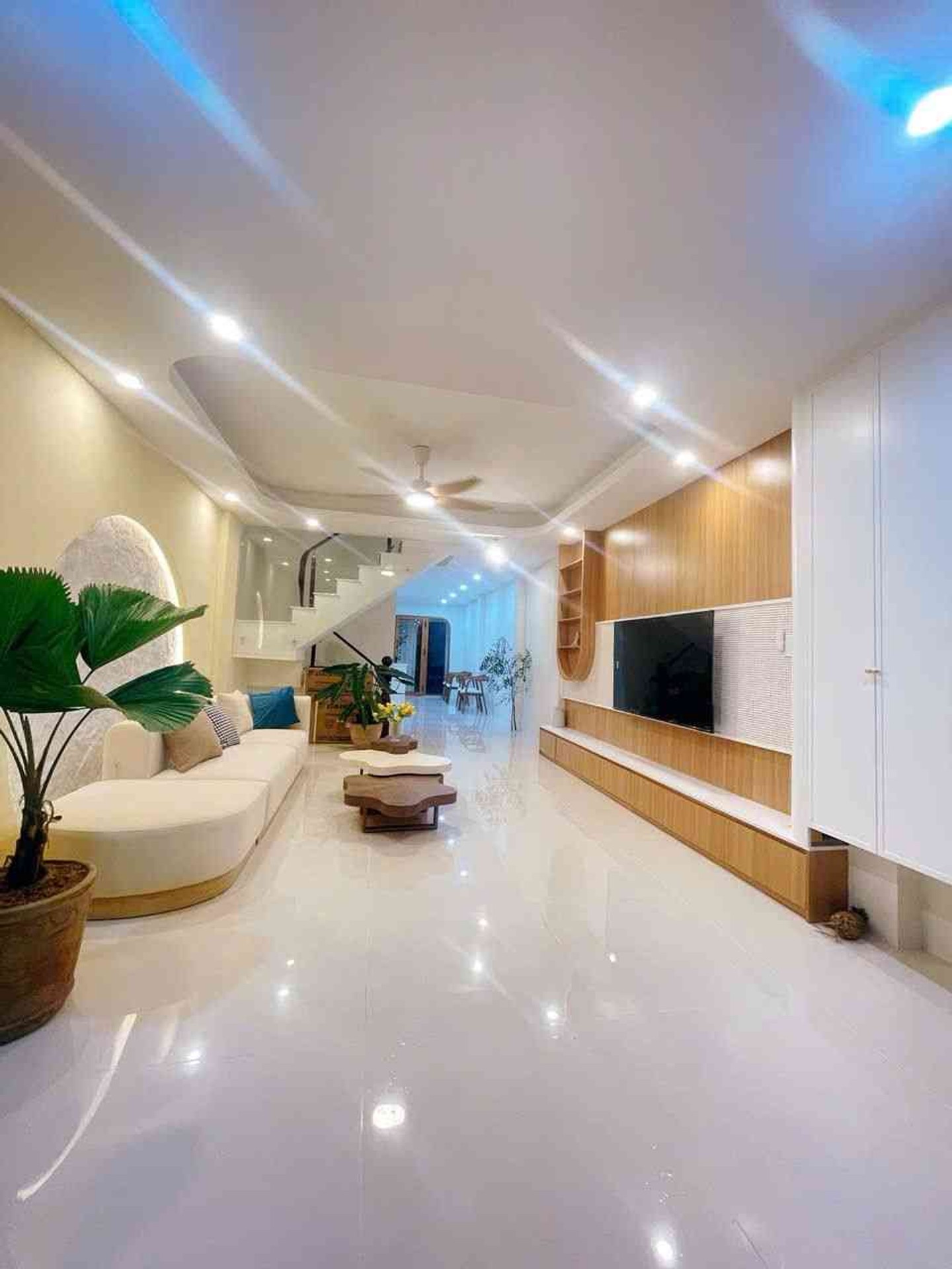 MẶT TIỀN ĐƯỜNG HUỲNH THỊ ĐỒNG – VỪA Ở VỪA KINH DOANH- FULL NỘI THẤT CAO CẤ