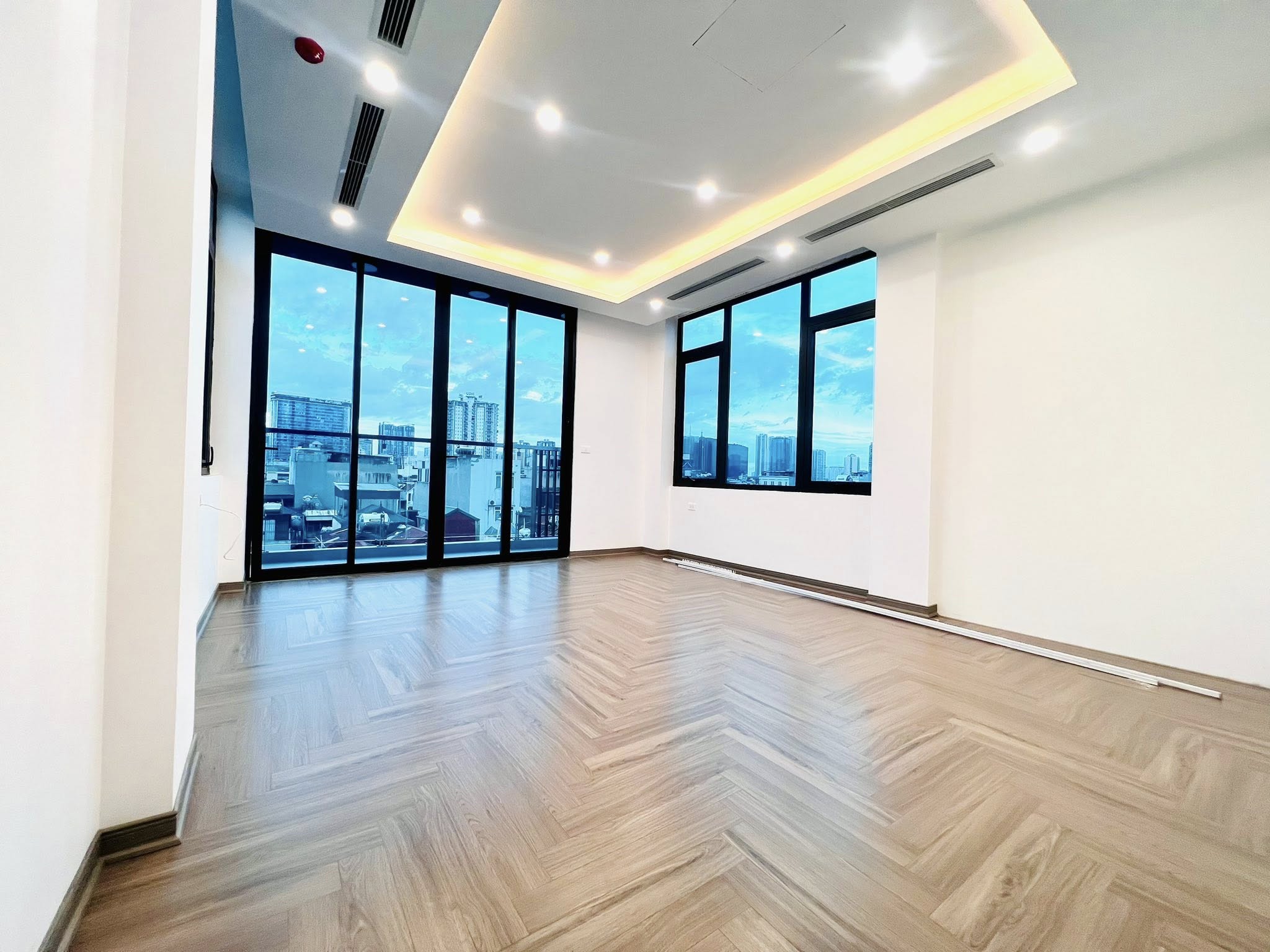🔅 TÒA VĂN PHÒNG PHỐ NGUYỄN KHANG, 73M2 9T THANG MÁY, MT 4.5M, CHỈ 35.5 TỶ 🔅