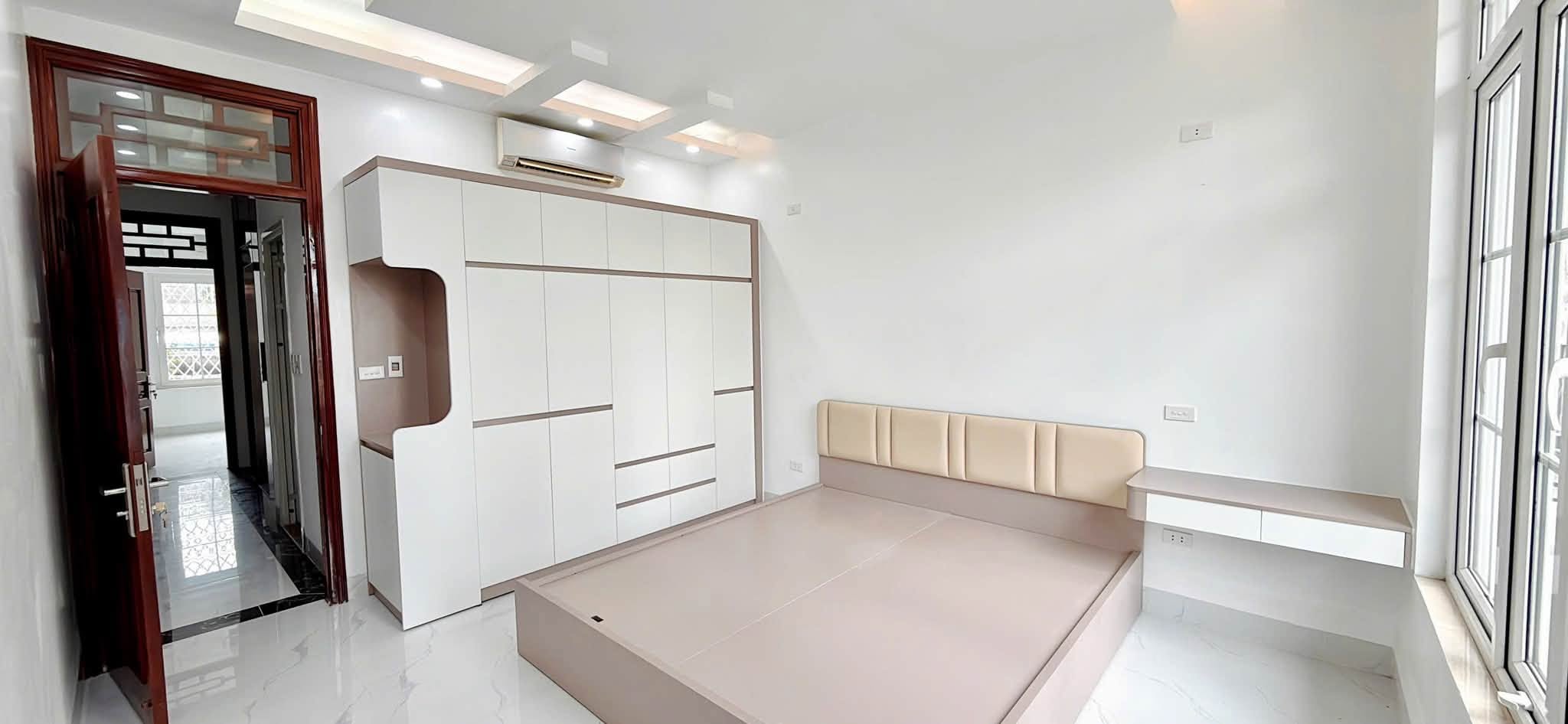Bán nhà Trần Khát Chân, 45m2, 7 tầng thang máy, mặt tiền gần 4m, 19.8 tỉ, ngõ rộng, KD