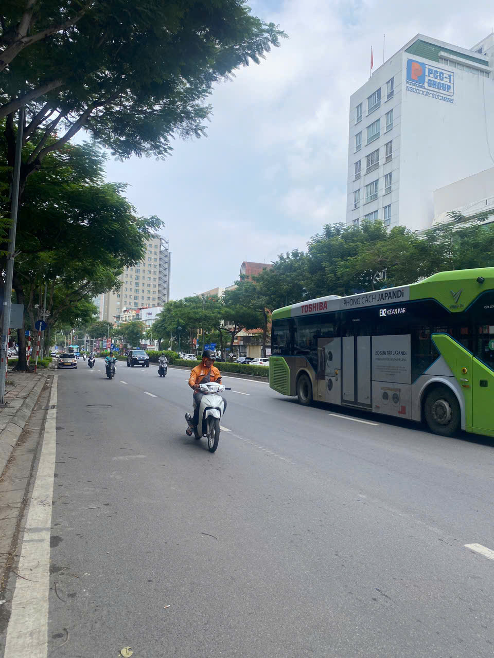 Cho thuê nhà Hồng Tiến – Long Biên 100m x 10m, kinh doanh mọi loại hình