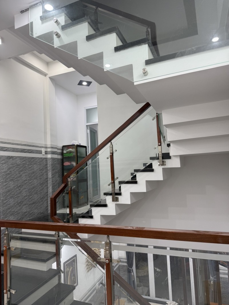 # Kiệt Ô tô Nguyễn Phước Nguyên gần Chợ, 60m2, 3 tầng còn mới, 4.x tỷ