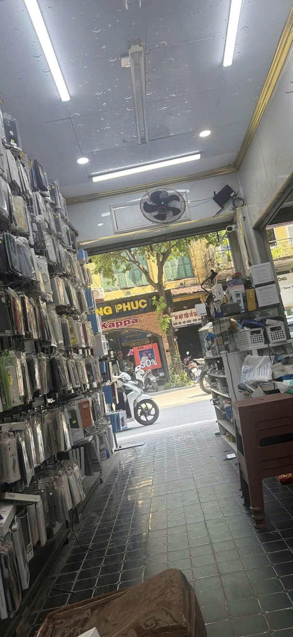 SANG NHƯỢNG CỬA HÀNG ĐIỆN THOẠI – PHỐ HÀNG BÔNG, HÀ NỘI
