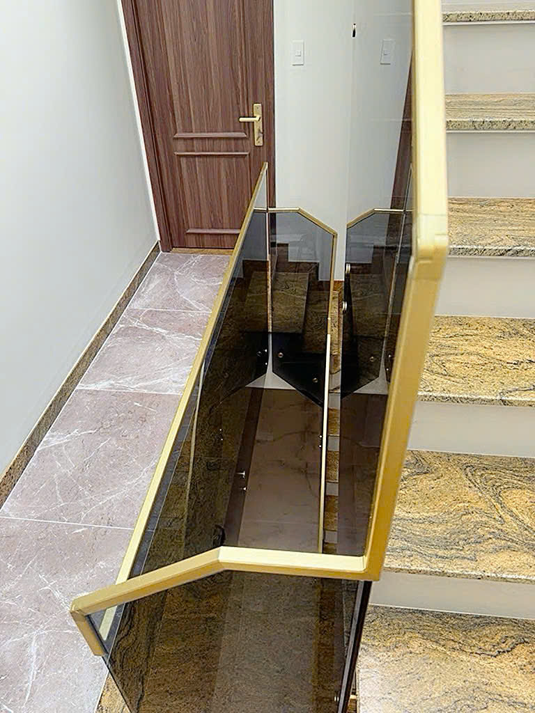 CHÍNH CHỦ CẦN BÁN  NHÀ 3 TẦNG MẶT TIỀN KD Đ. HUYỀN QUANG, P.TÂN ĐỊNH, QUẬN 1  * LH GIANG GIANG:0938676685-3