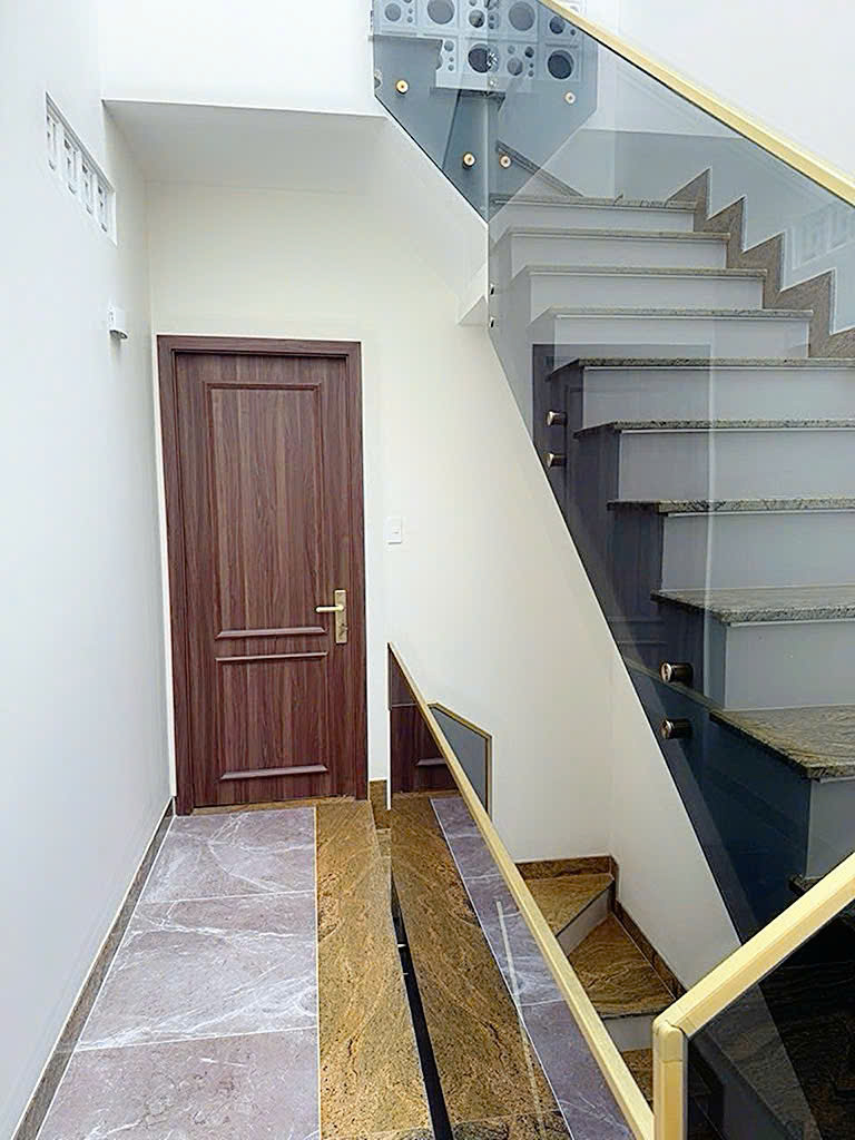CHÍNH CHỦ CẦN BÁN  NHÀ 3 TẦNG MẶT TIỀN KD Đ. HUYỀN QUANG, P.TÂN ĐỊNH, QUẬN 1  * LH GIANG GIANG:0938676685-4