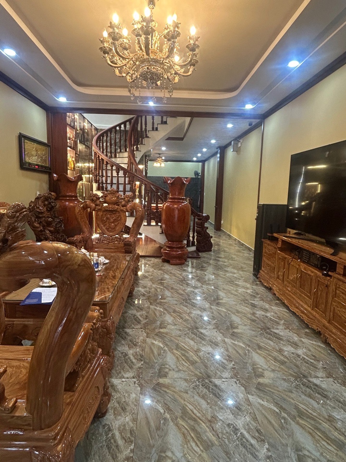 Mặt  Tiền Ngay Nguyễn Sơn Quách Hữu Nghiêm  Tân Phú  Ngang 5,2m 5 Tầng 
Nhỉnh 17 Tỷ