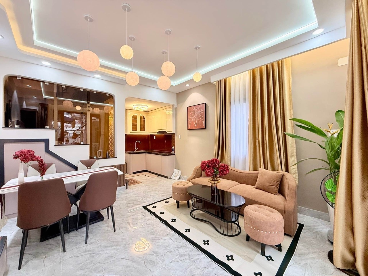 Huỳnh Văn Bánh - Xe hơi tới nhà - Ngang hơn 4m - 3 tầng 3 PN - full nội thất - 3PN - 6 tỷ 8