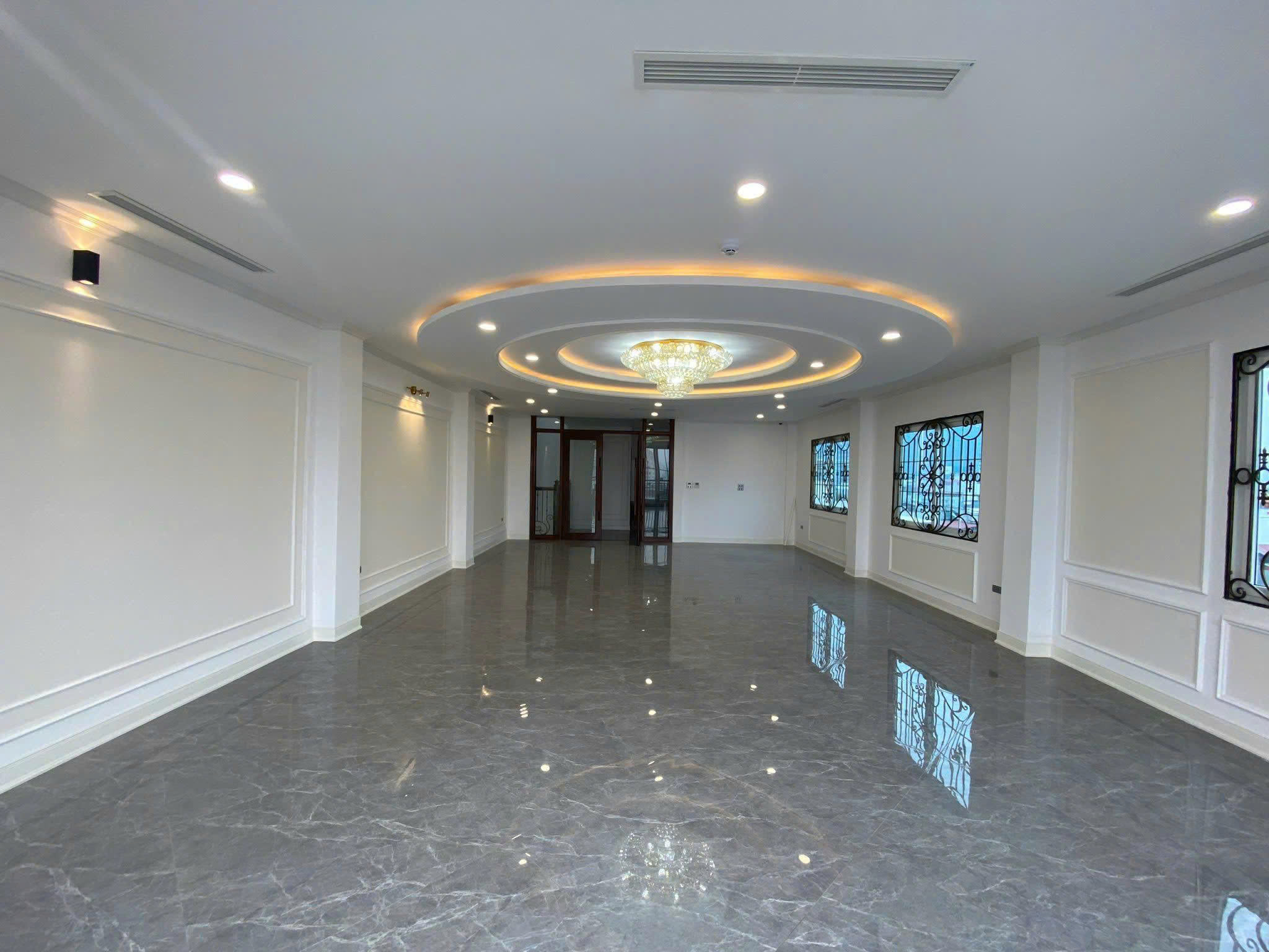 Bán tòa building khu Hoàng Quốc Việt, lô góc 2 mặt tiền, 10 tầng, 110m, chỉ 55 tỷ