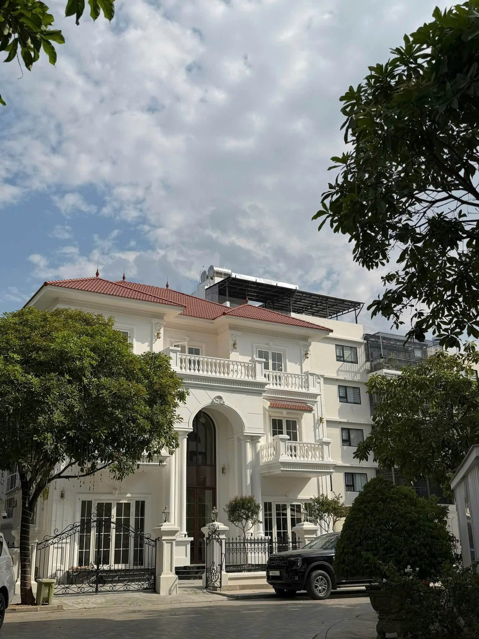 CHÍNH CHỦ CẦN BÁN BIỆT THỰ KHU BIỆT LẬP V1 – KĐT VCN PHƯỚC HẢI Do thay đổi kế hoạch nên gia đình cần chuyển nhượng lại căn biệt thự tâm huyết.-1