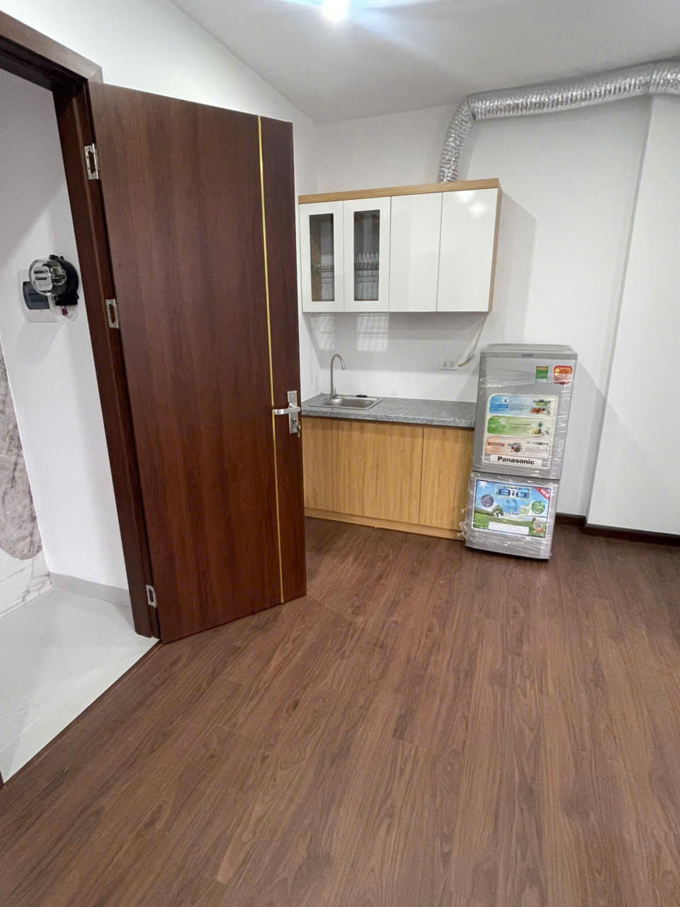 Cho thuê Ccmn đẹp thoáng giá rẻ ngõ 603 Lạc Long Quân, Tây Hồ-3