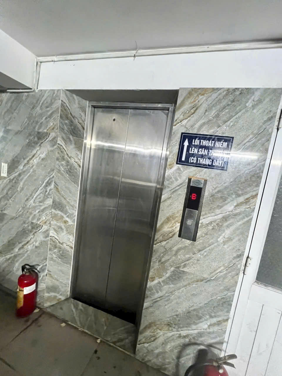 TÒA NHÀ CHDV (8x28) GỒM 43P ĐƯỜNG 8M NGUYỄN THỊ ĐẶNG, Q.12.-4