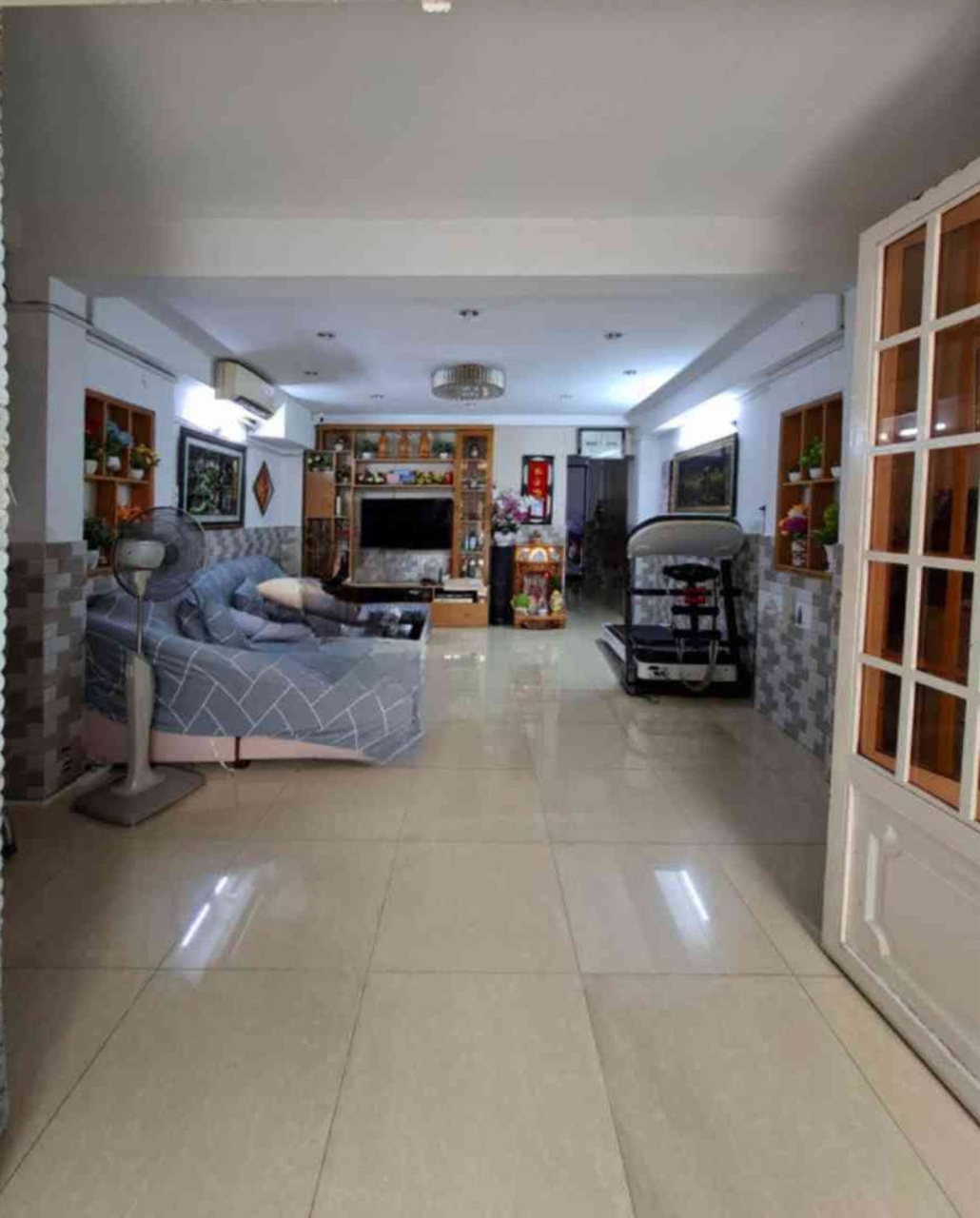 [O2724*] Sát BV 175, Ngang 4.3m Nở Hậu, Sân Đỗ Ô Tô, Giá Chỉ 8.x Tỷ