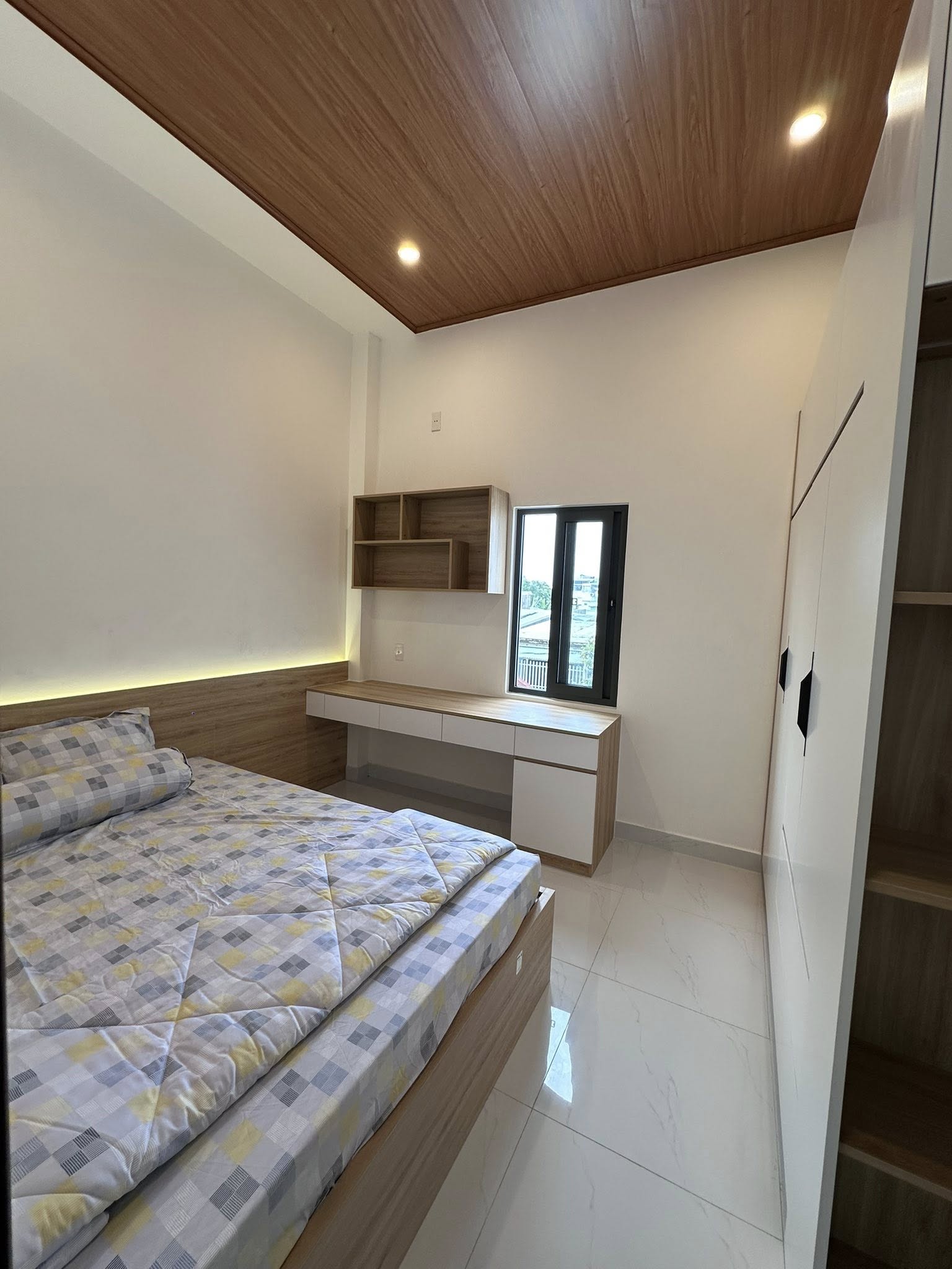 NHÀ ĐẸP 2 TẦNG NGUYỄN CÔNG HOAN 125M2 NGANG 6.4M