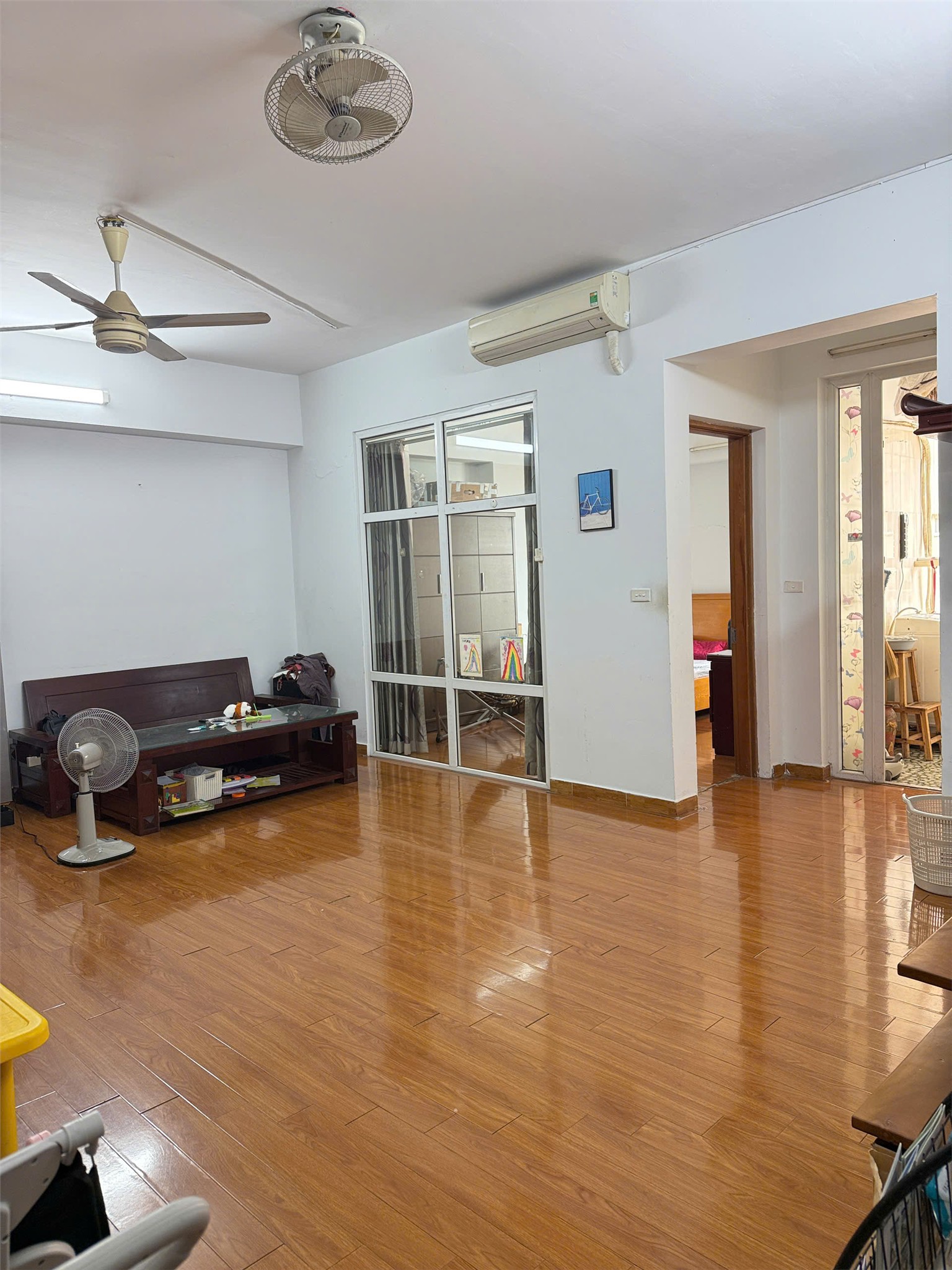 Cần bán căn hộ CC tòa nhà N07.B3 ĐTM Dịch vọng- Cầu giấy (mặt đường Thành Thái và Nguyễn Văn Huyên)