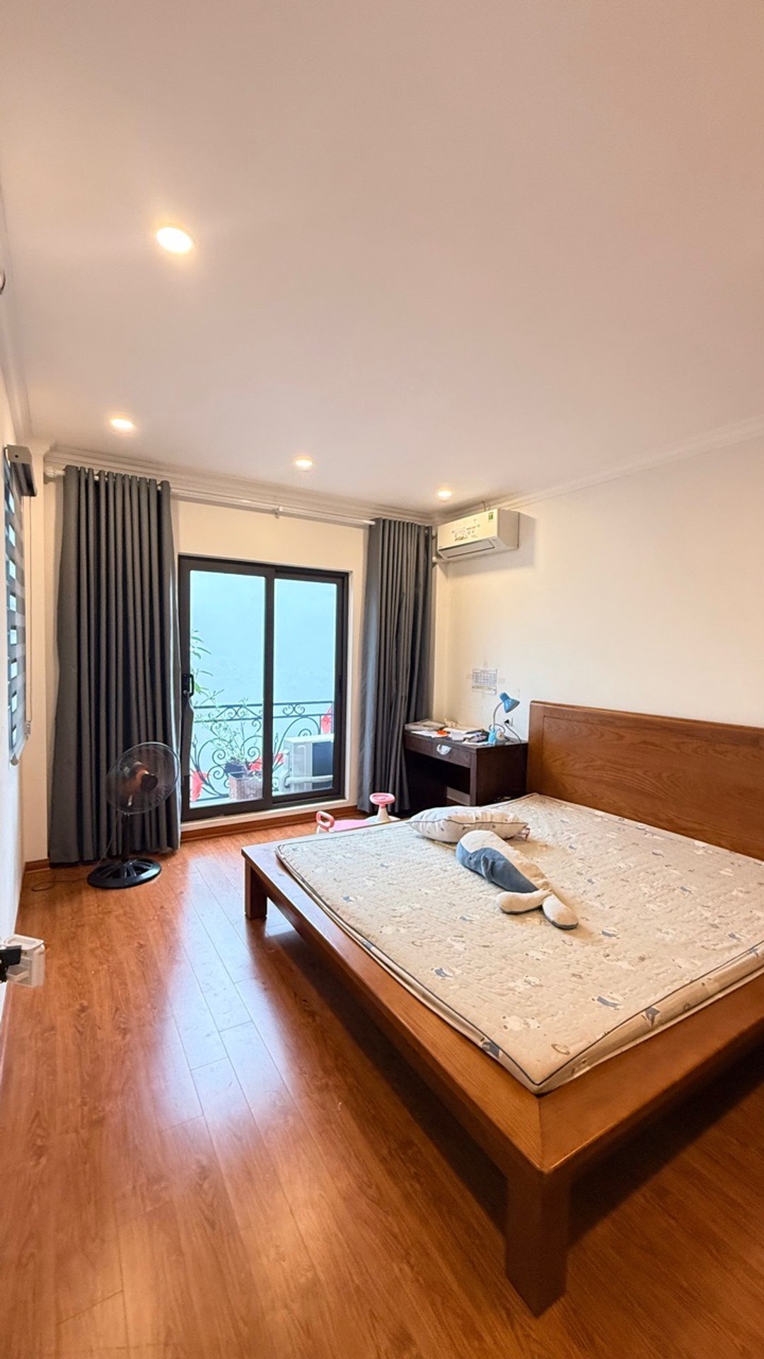 BÁN NHÀ THẠCH BÀN 45M2- 7 Tầng, THANG MÁY- Ô TÔ TRÁNH ĐỖ- 13.x Tỷ