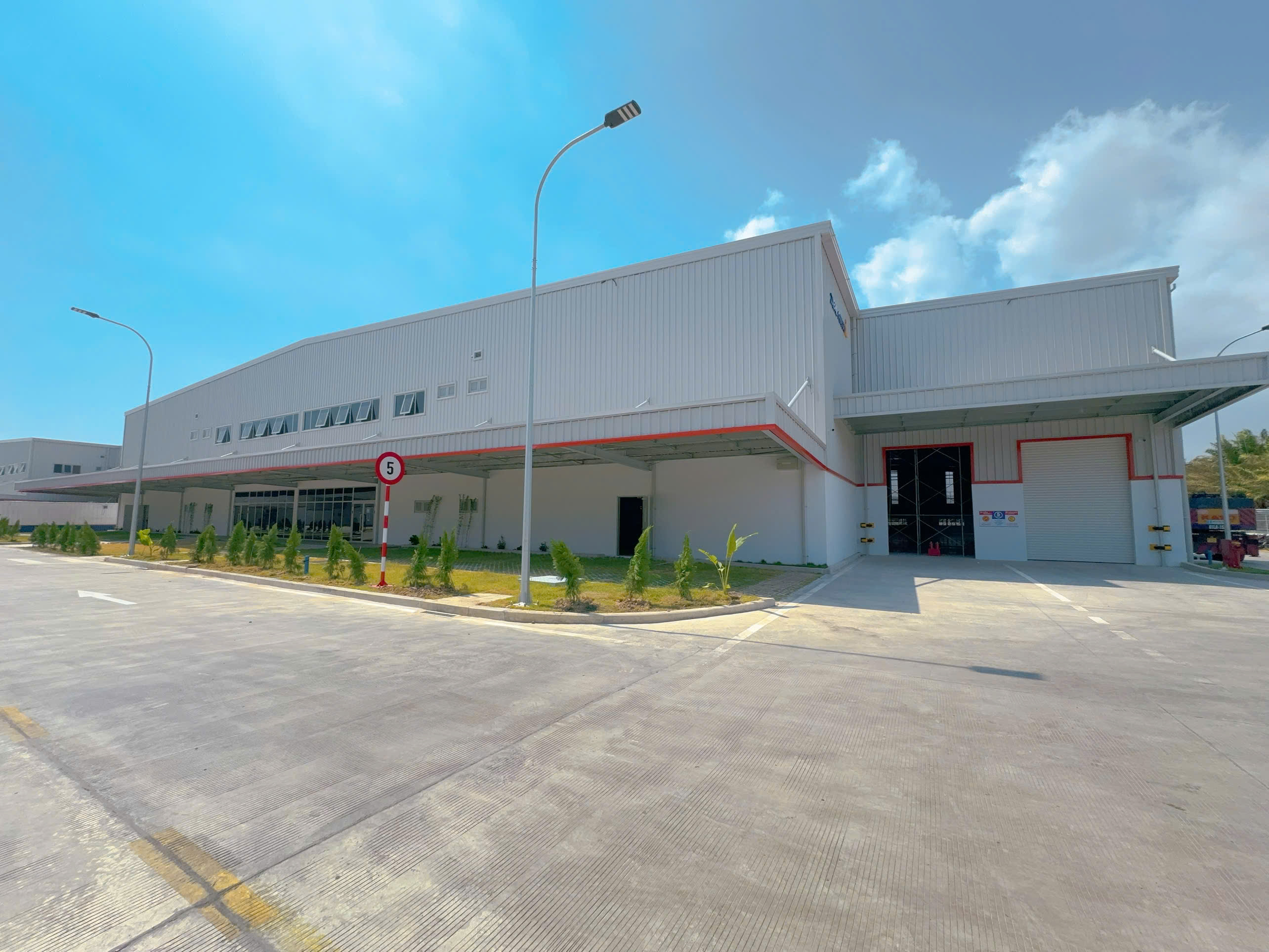 XT184 nhà xưởng sản xuất, linh hoạt ngành nghề theo QD KCN, khung thép kiên cố