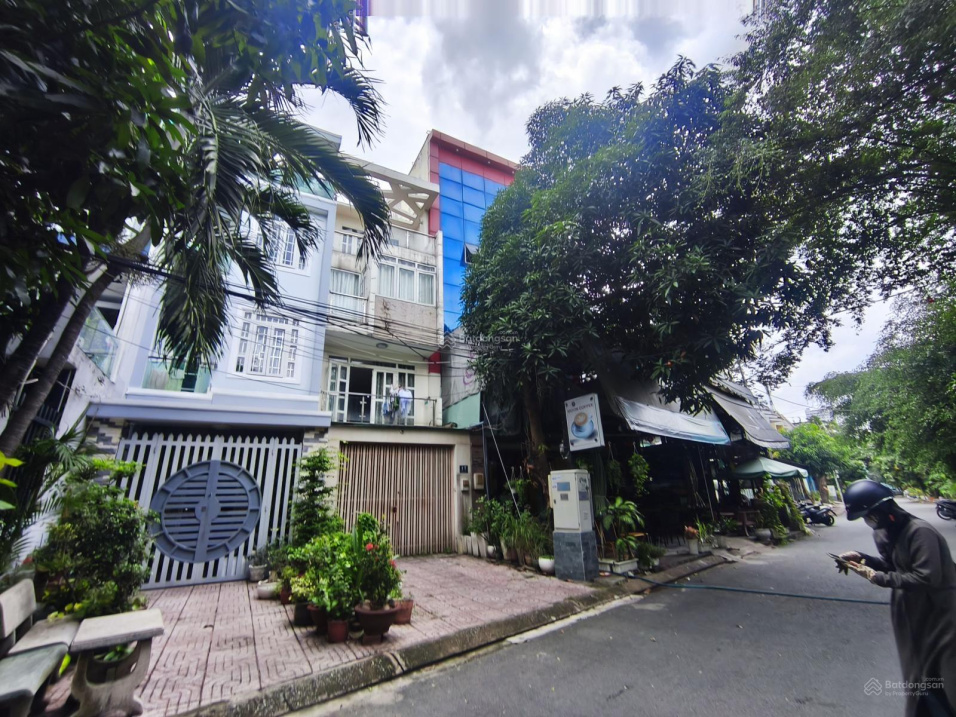 Mặt tiền view bờ sông Tạ Quang Bửu, 5 tầng thang máy xịn sò, 144m2