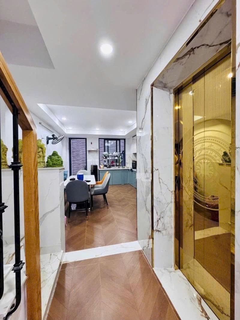 Bán nhà Hẻm 10m Lê Quang Định - giao Phạm Văn ĐỒng, 4x22m, 6 Tầng - 7PN, 19,6 Tỷ.