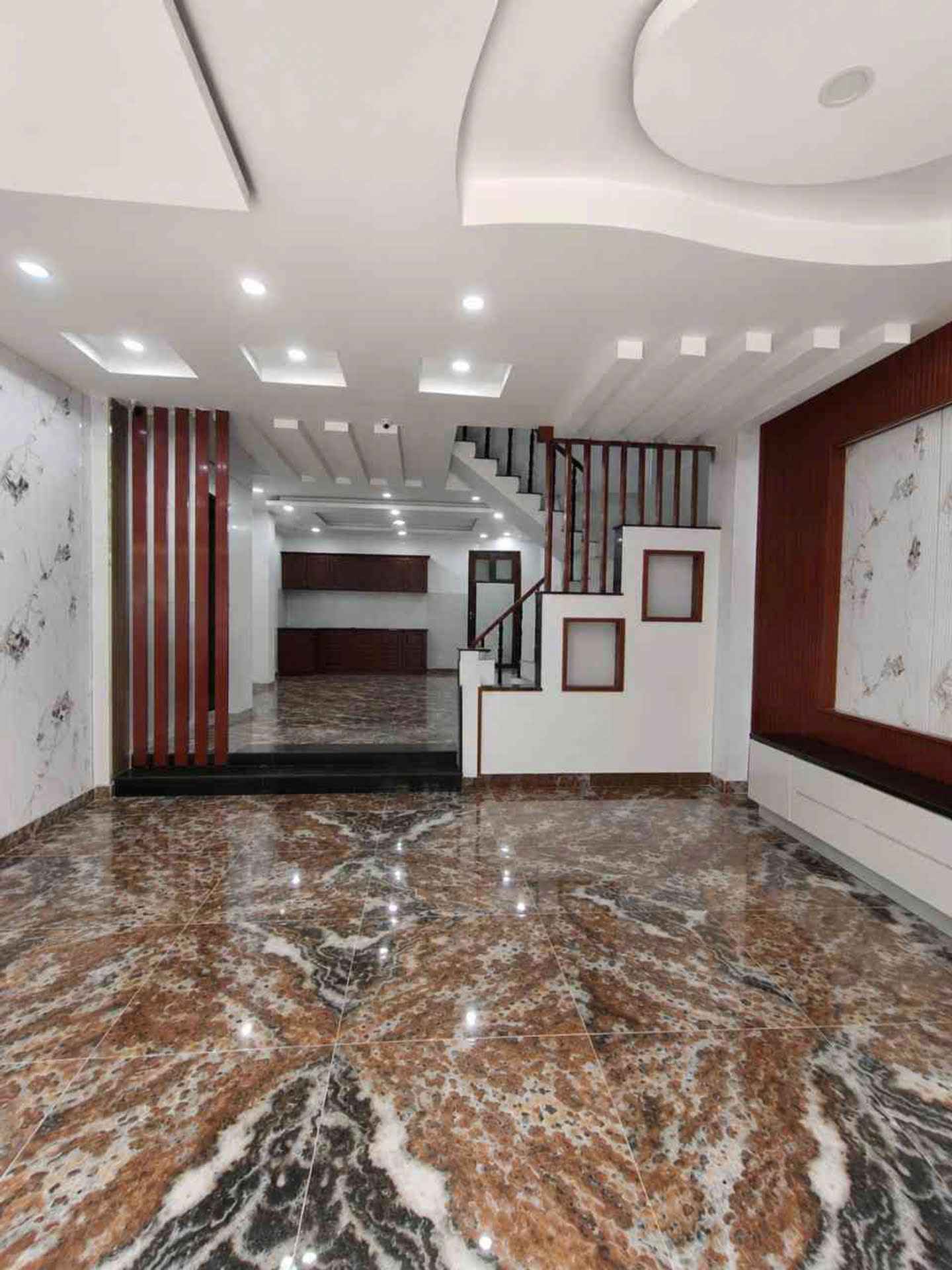 HẺM THÔNG XE HƠI - NGANG 6M ĐẸP - NHÀ 5 TẦNG KIÊN CỐ - NHÀ ĐẸP Ở NGAY- CHỦ BÁN ĐỐI NHÀ LỚN HƠN