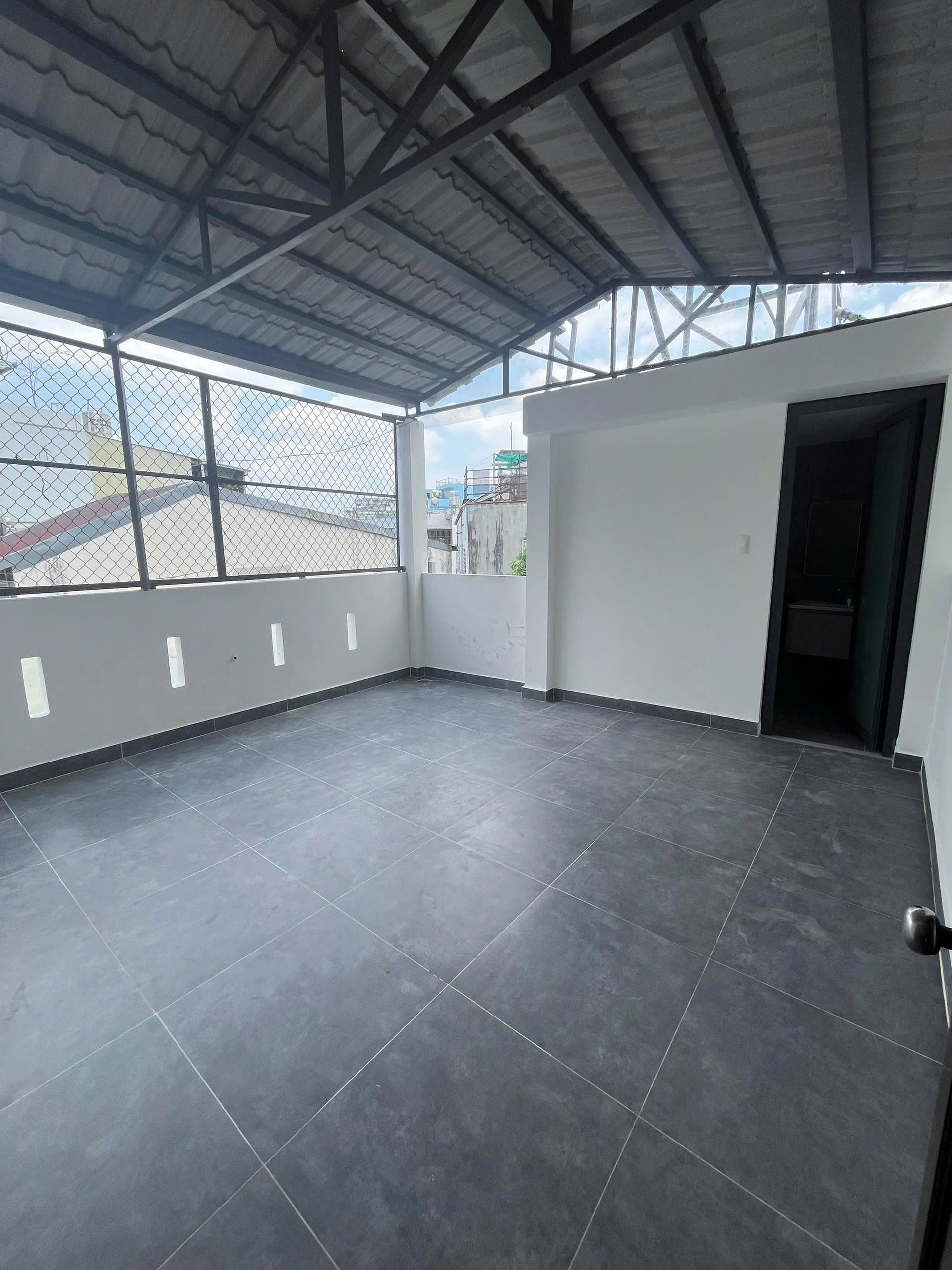 Chính Chủ Bán Nhà Mặt Tiền Đường Trần Hưng Đạo Quận Tân Phú - 98m2 Giá 17.6 Tỷ